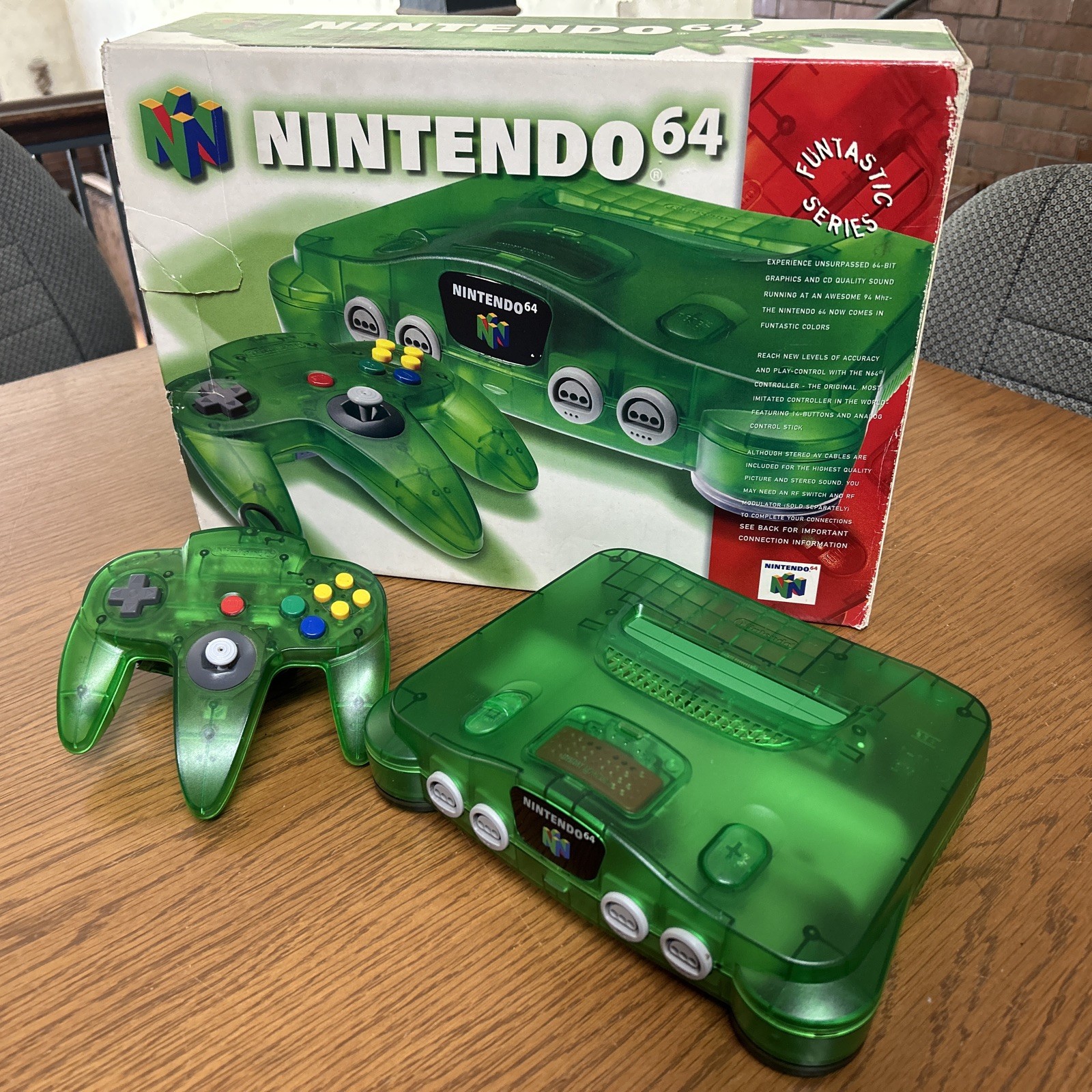 Nintendo 64 Funtastic Jungle Green System Console Complete CIB W/Expansion Pak