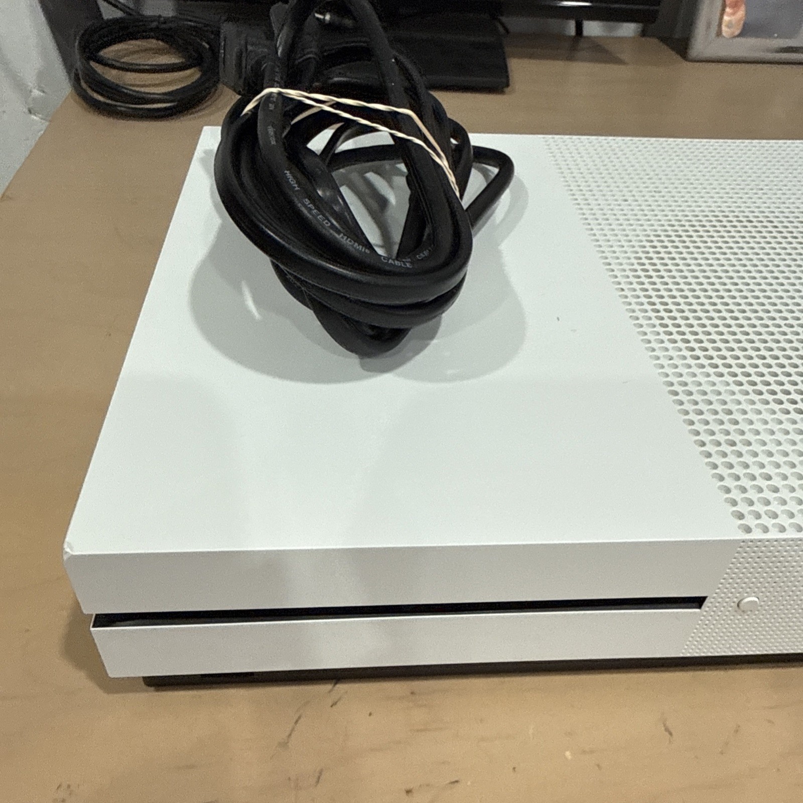 Microsoft Xbox One S 1681 White 500GB Home Console Gaming System Tested