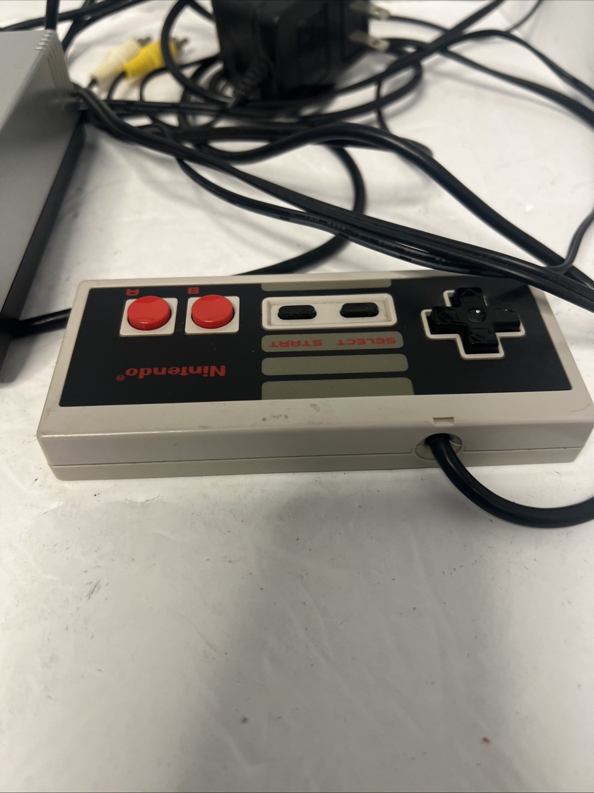Retro-Bit Entertainment System – Silver & Black Console Controller And Joystick