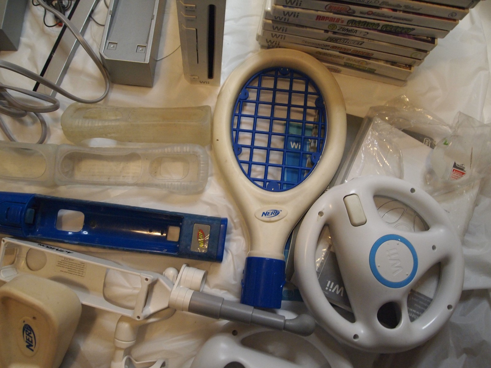 Nintendo Wii Console Bundle Lot 14 Games Wii Attachments and Controllers