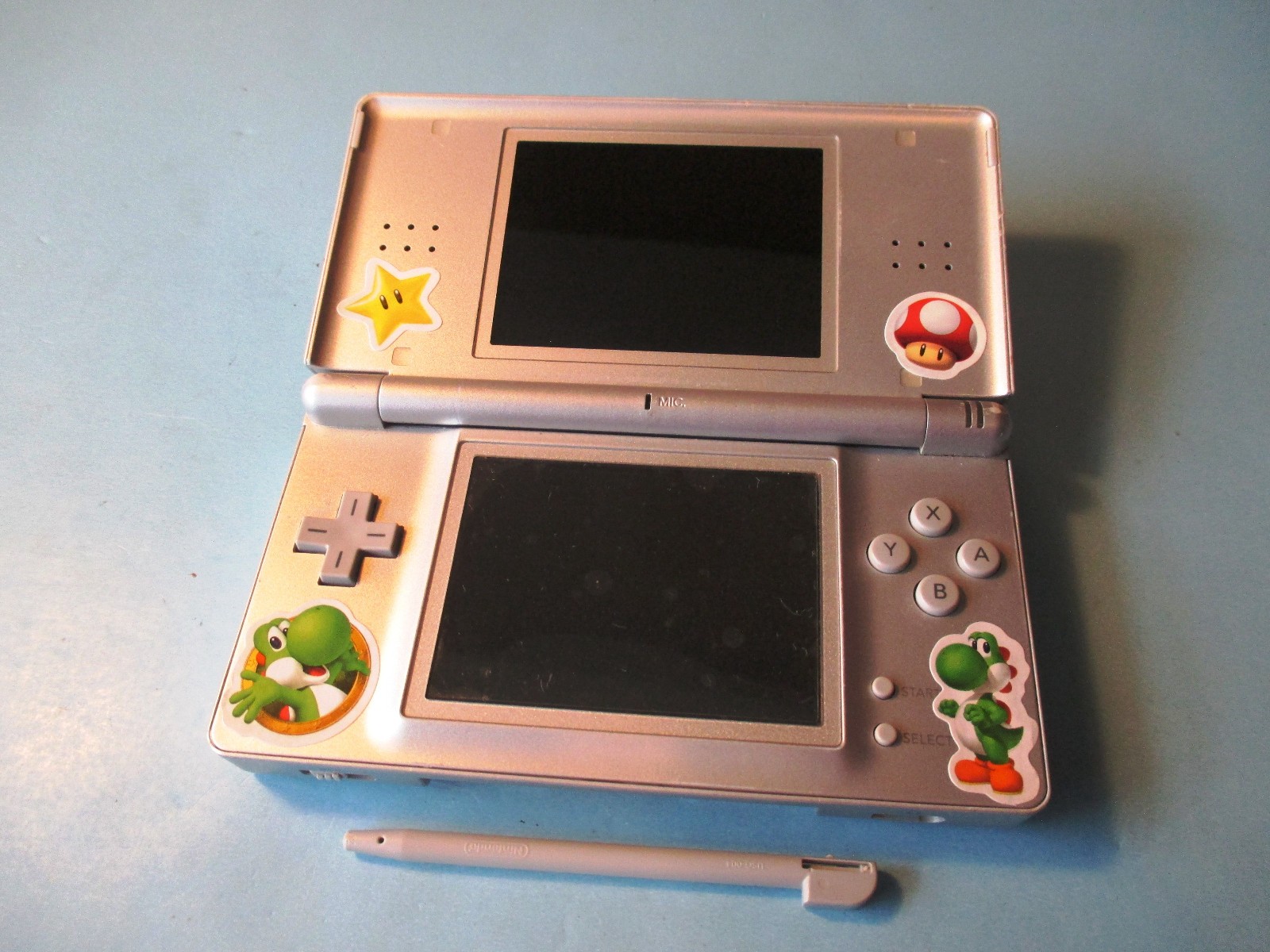 Nintendo DS Lite Silver Handheld System Broken Does Not Turn On