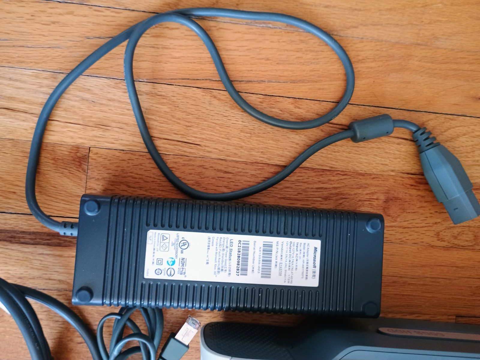 Official Microsoft Xbox 360 60GB Console, Arcade Games, & Wires! Fast Shipping!
