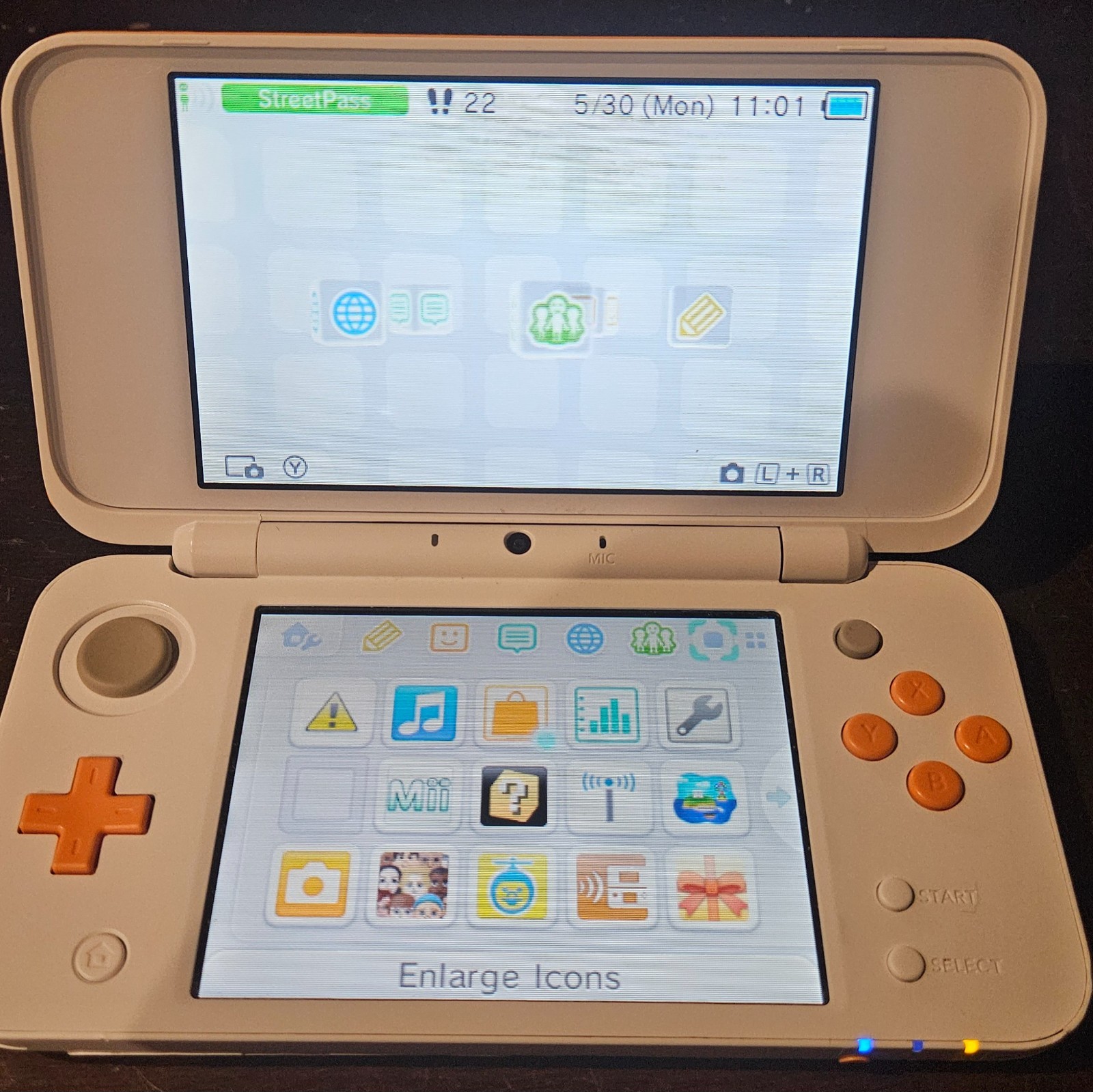 (!LOT SEE DESC!) New Nintendo 2DS XL Orange Variant