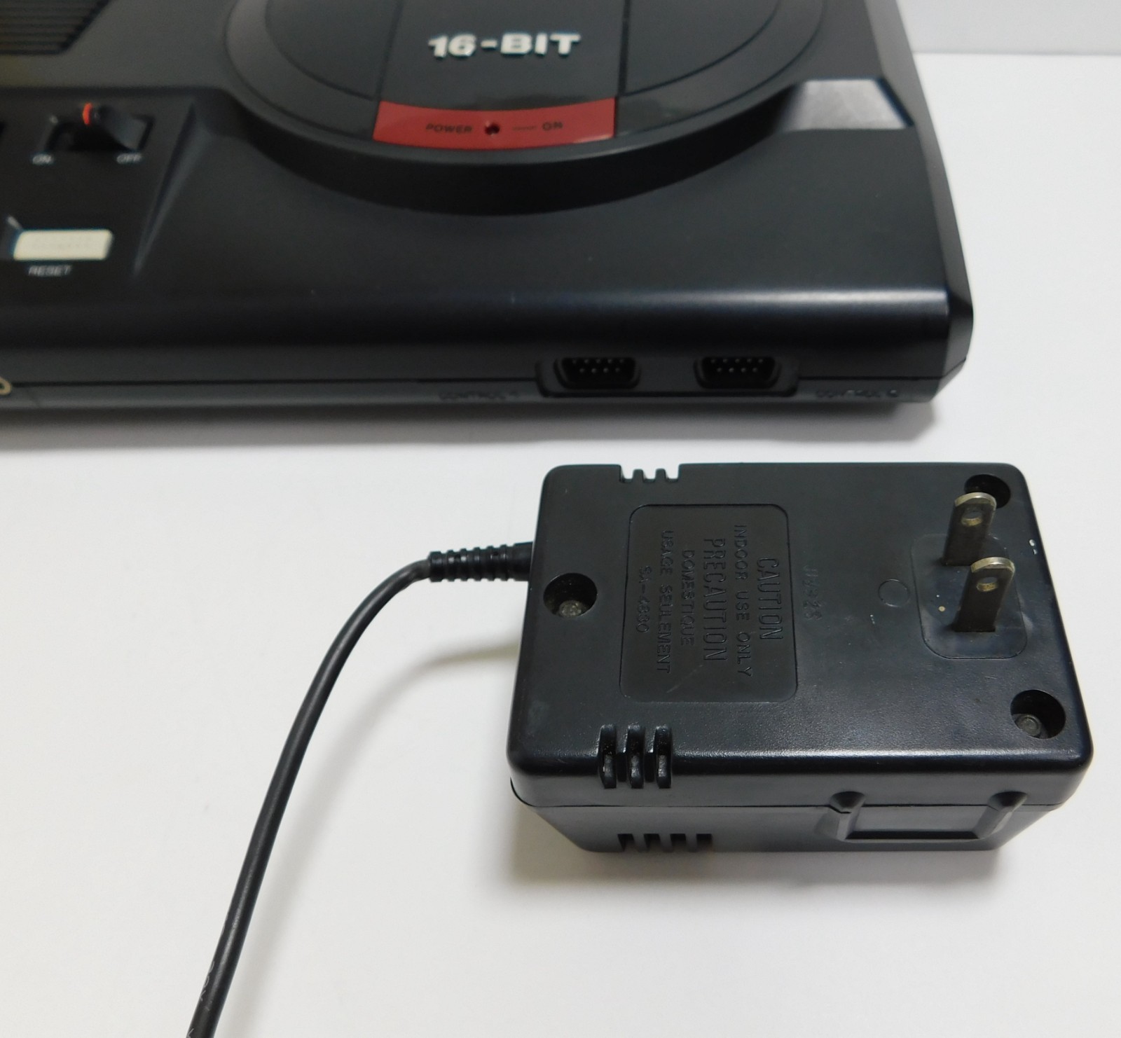 Sega Genesis Model 1601 System OEM Console Power & AV Cable Tested Working Good