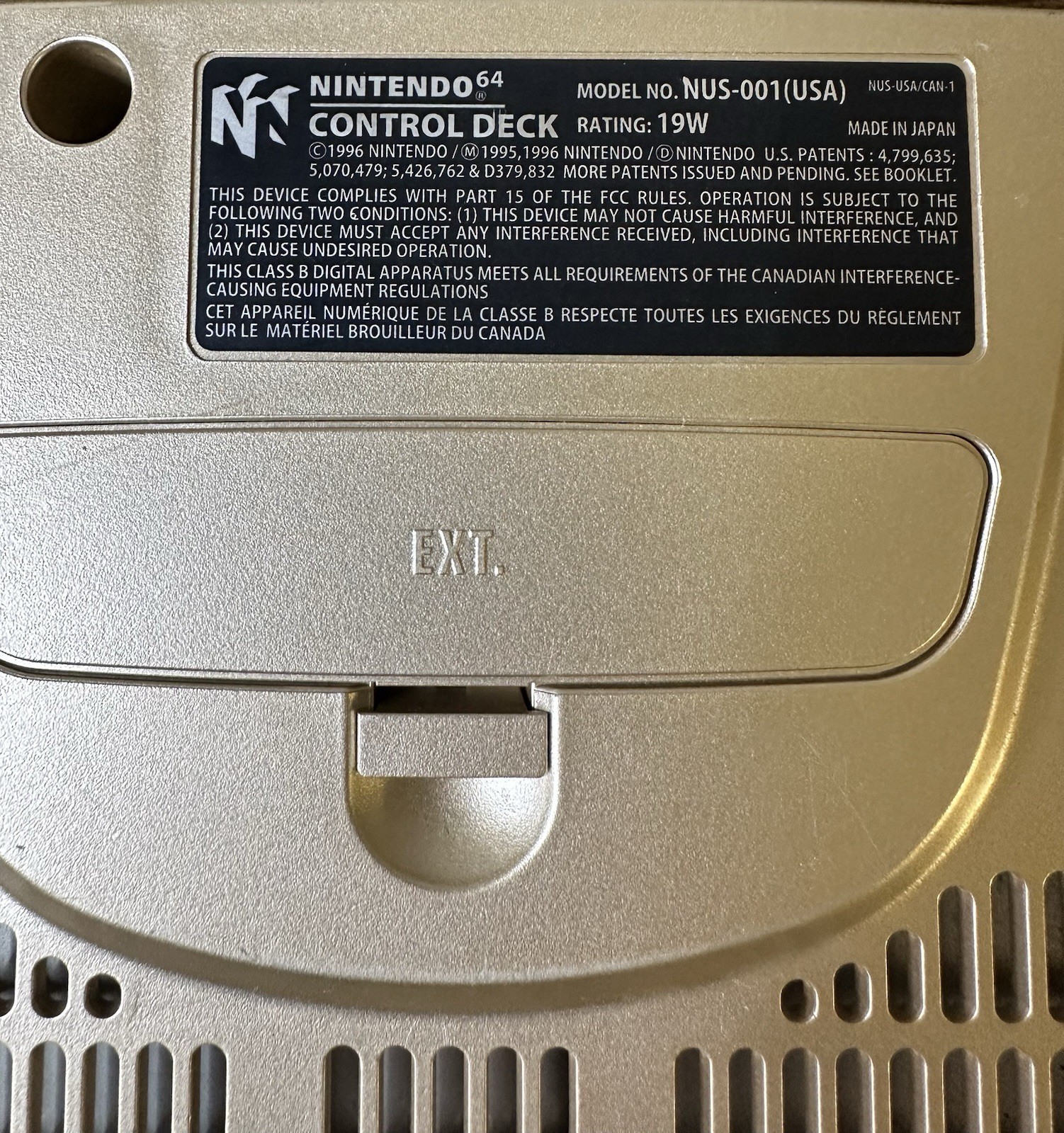 Nintendo 64 Gold Toys R Us Console W/Controller & Games (Tested/Wires Included)