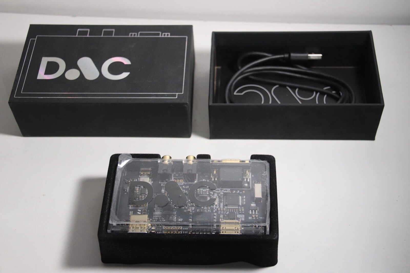 Analogue DAC AV Accessory for Super NT & Mega SG CRT Hookup – New Open Box