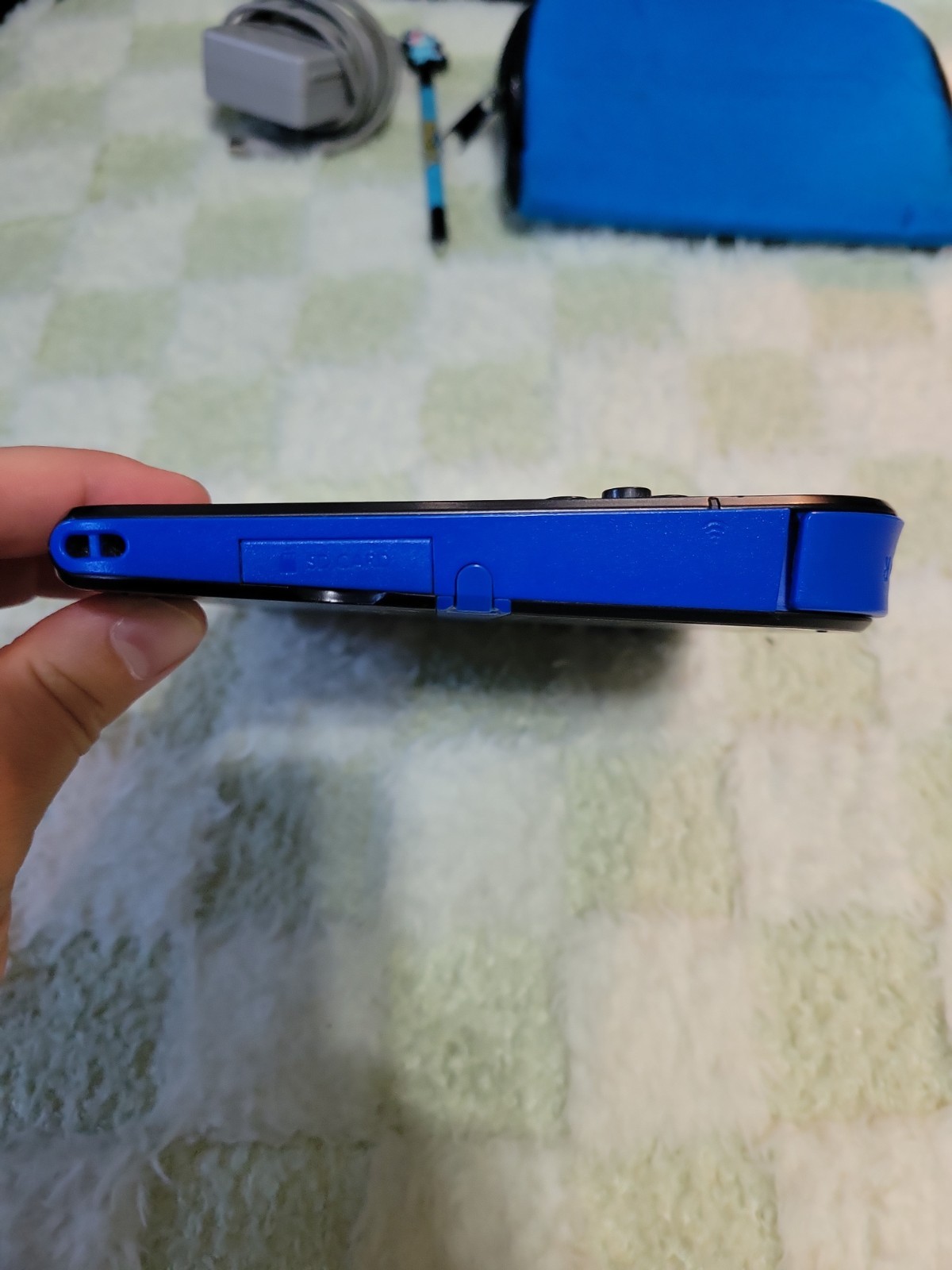 Nintendo 2DS System – Black And Blue w/Charger, Accessories (Damaged Circle Pad)