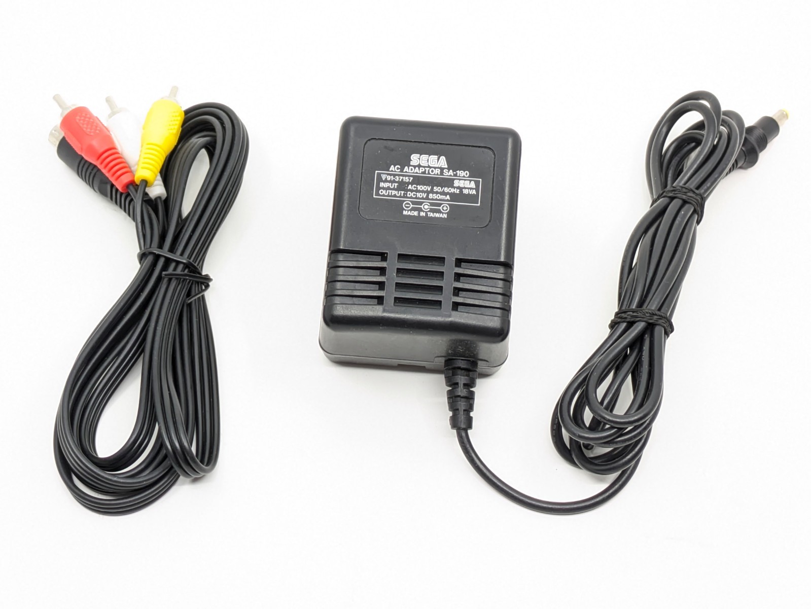 Sega Mega Drive 2 HAA-2502 Console w/ Controller AV Cable AC Adapter Tested JP