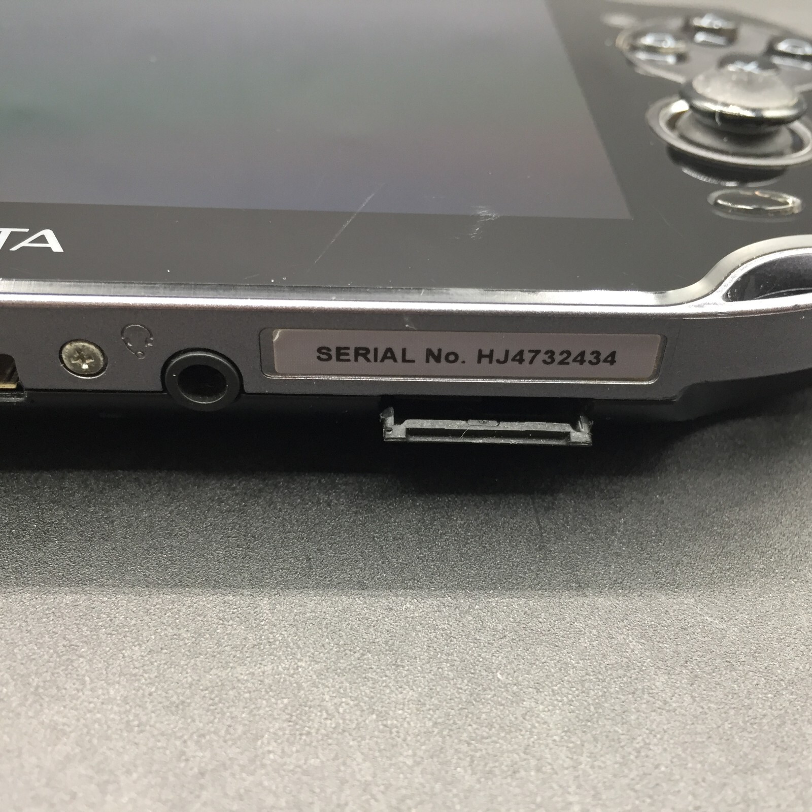 【Very Good】Sony PS Vita PCH-1100 Crystal Black 3G/Wi-Fi Model Console only #Toy0