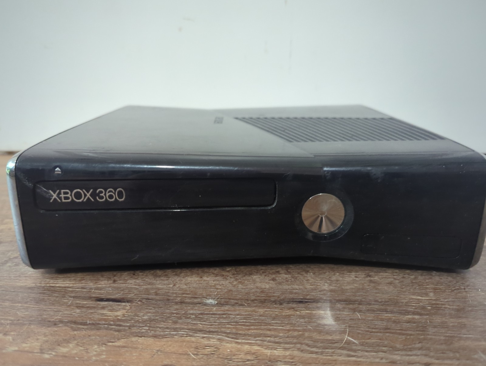 Xbox 360 S Model 1439 Console ONLY No cables, no controllers for parts or repair