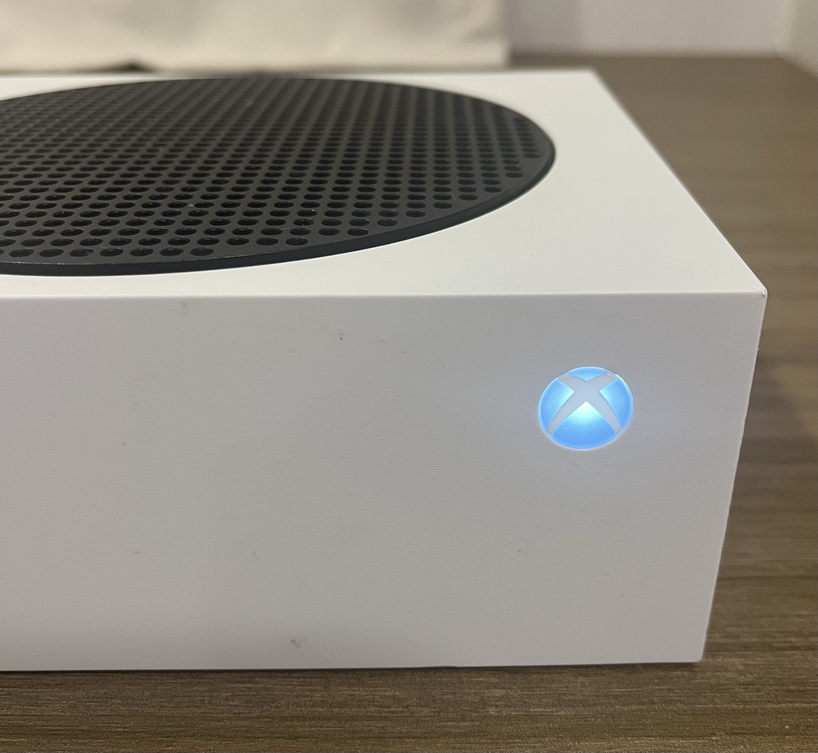 Microsoft Xbox Series S 512GB White Console Only 4K UHD WIFI Digital Edition