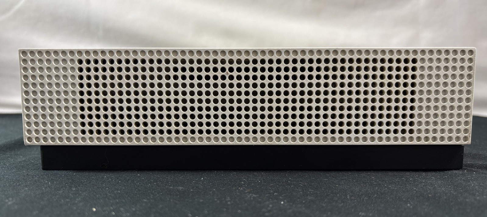 Microsoft Xbox One S 500gb (White) Console Body Only – Cosmetic Wear