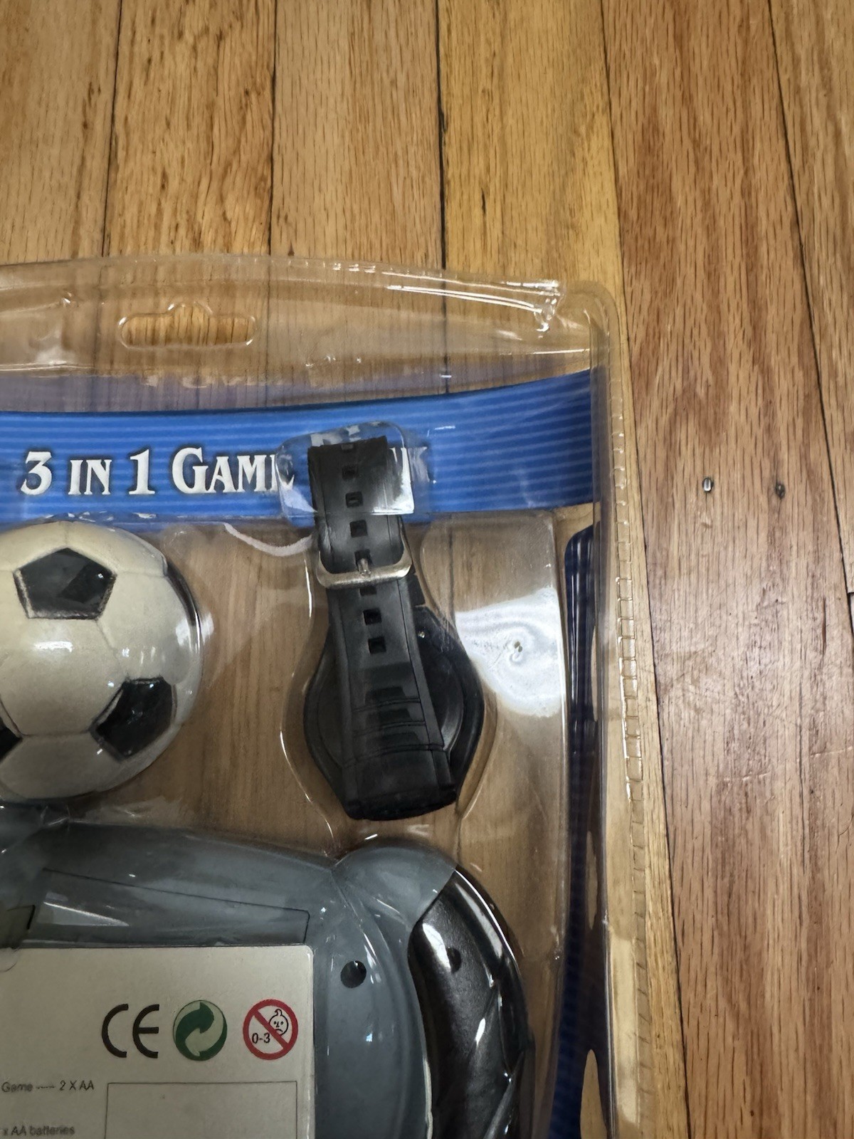 Vtg 90s Soccer Football Futball Handheld LCD Game Sport Watch Calculator Radio