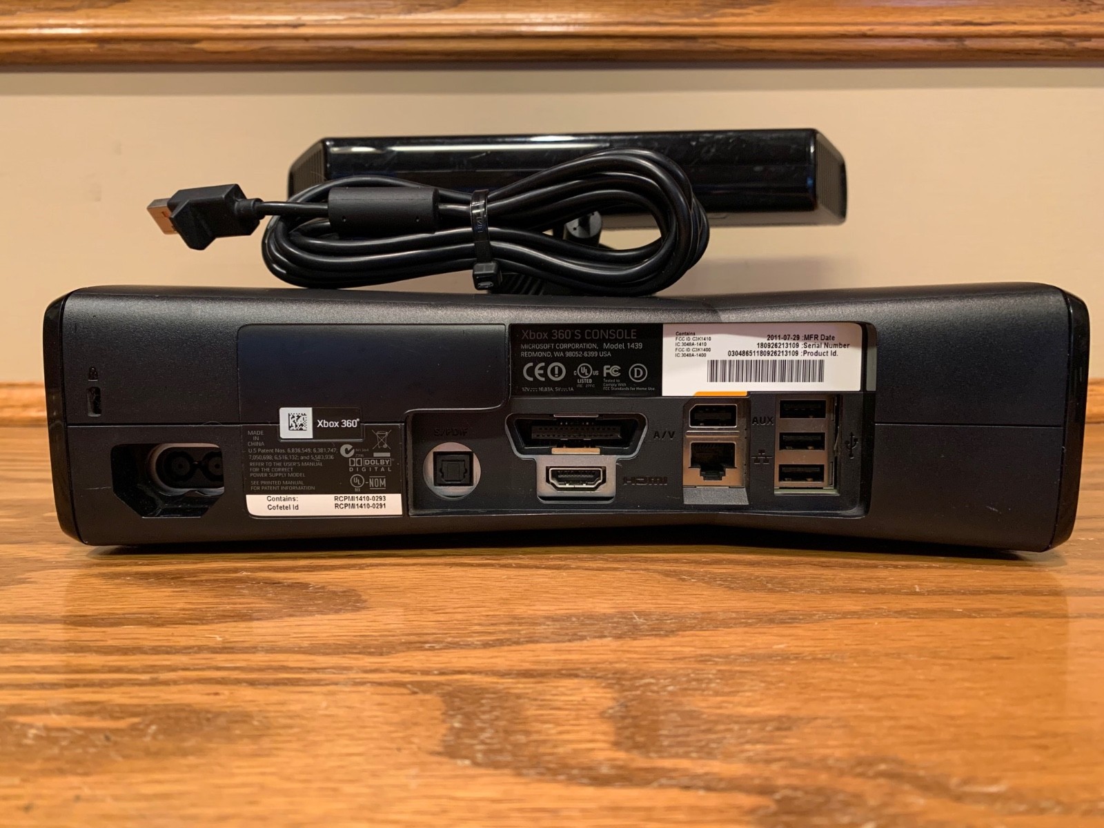 Microsoft Xbox 360 S Slim 4GB Black Console with Controller 4 Games & Kinect