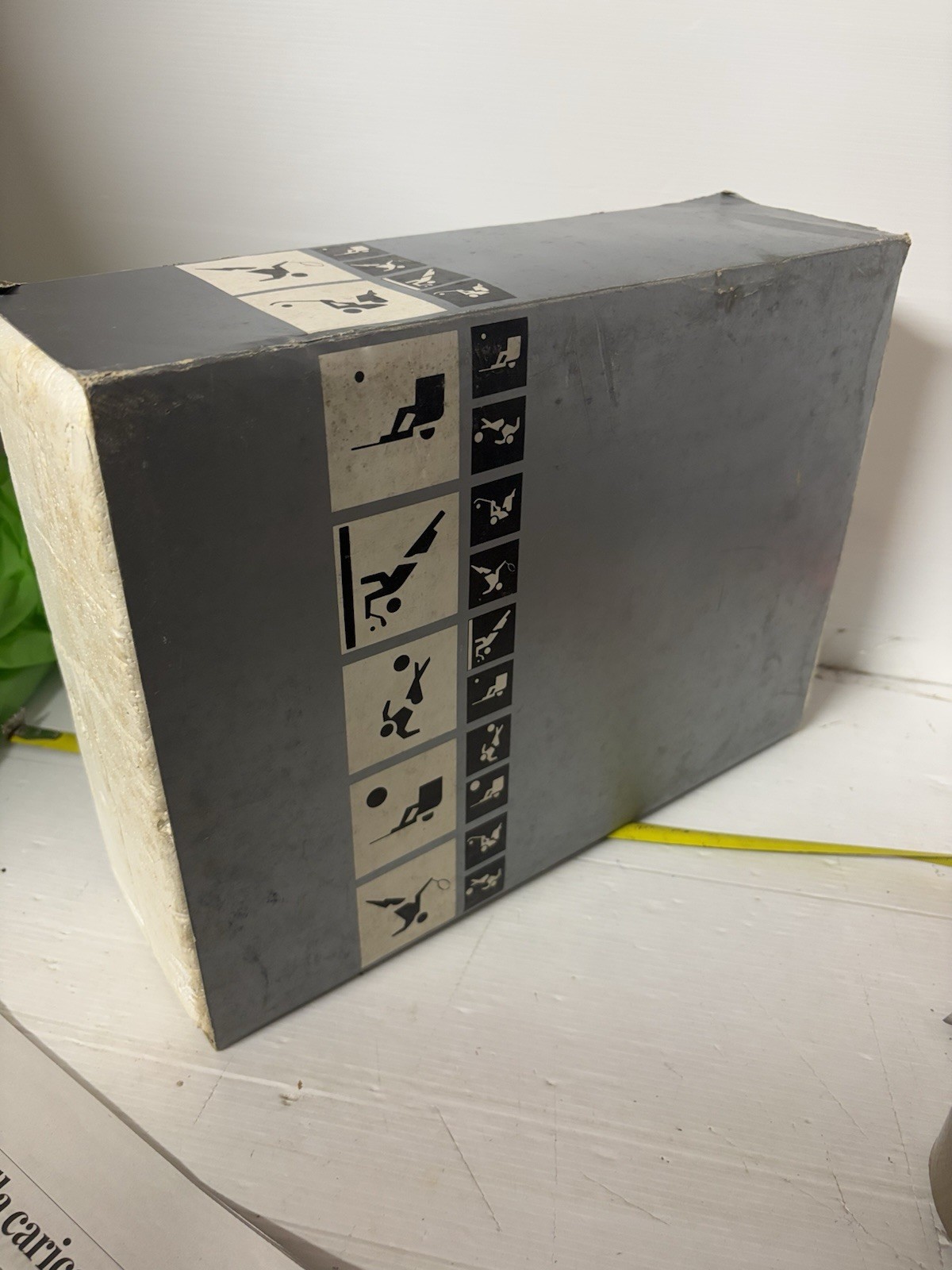 VINTAGE 80s Colorful Black and White Games Reel TV Console