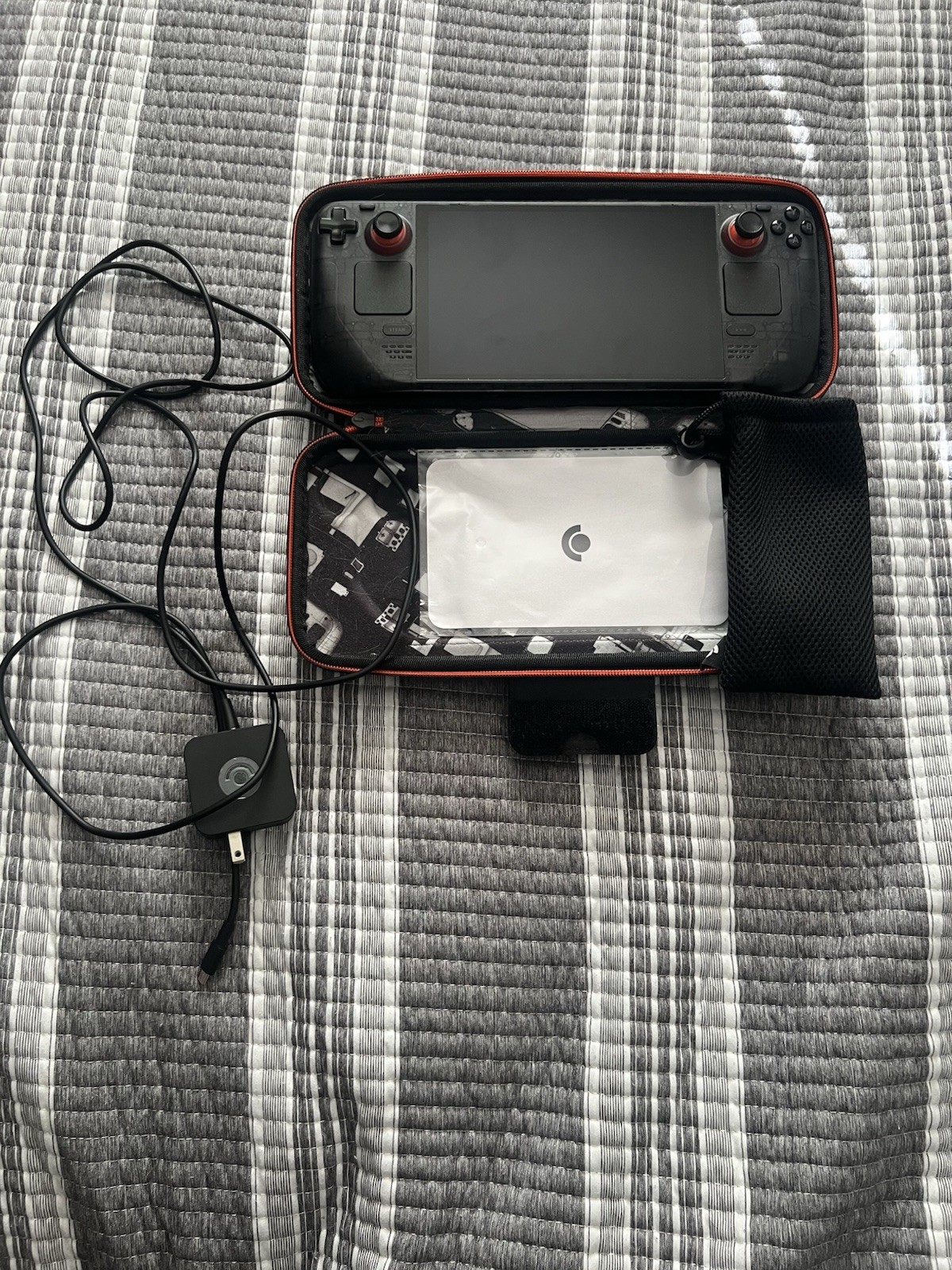 Valve Steam Deck OLED, Limited Edition with official Carrying Case and charger