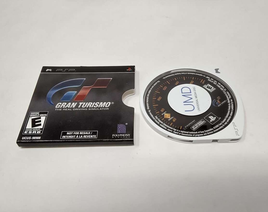 SONY PSP 3000 Mystic Silver System with 2 GB Memory Card and Gran Turismo (UVG)