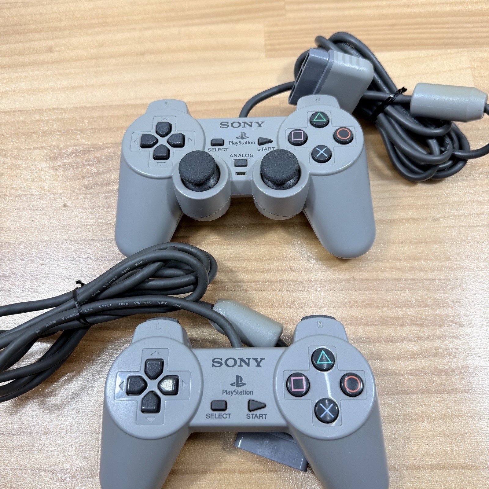 Sony PlayStation SCPH-7000 Dual Shock Console Boxed 2 Controllers Tested Used