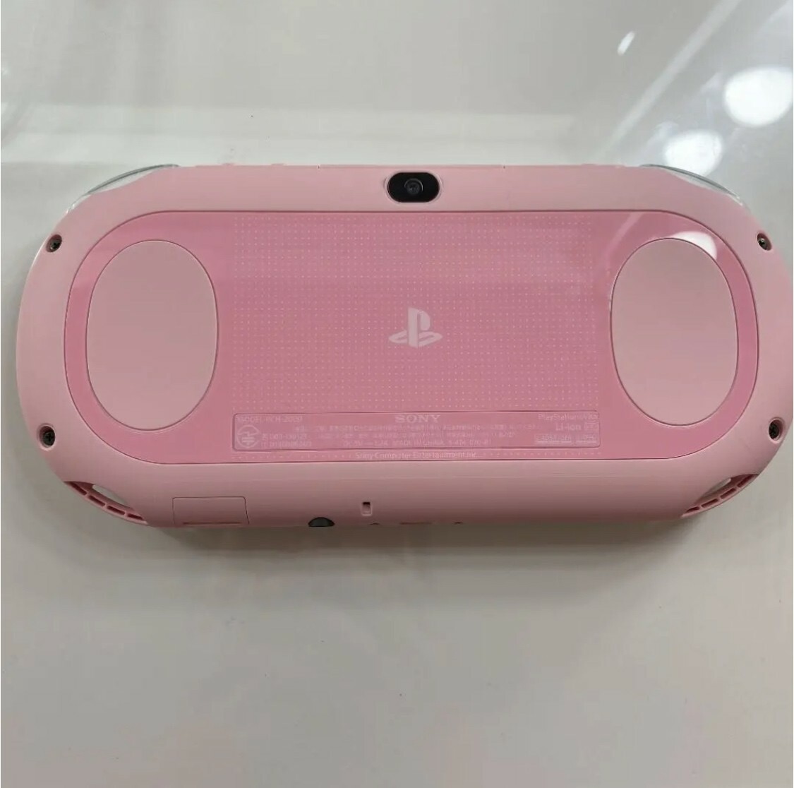 USED PlayStation (R) Vita Wi-Fi model Light pink / white PCH-2000