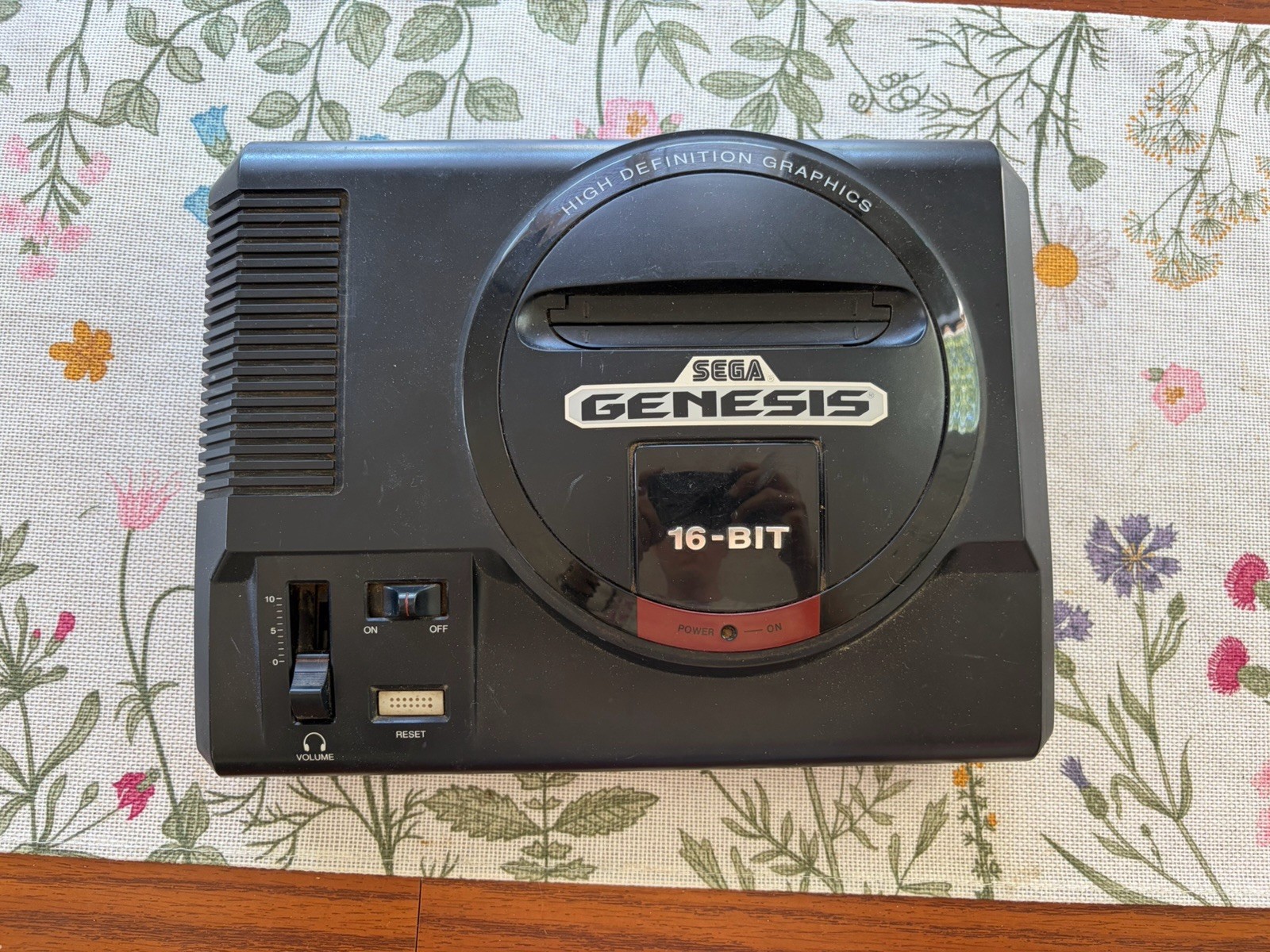 1989 Sega Genesis Model 1601 Video Game Console System Complete w/ Power Plug
