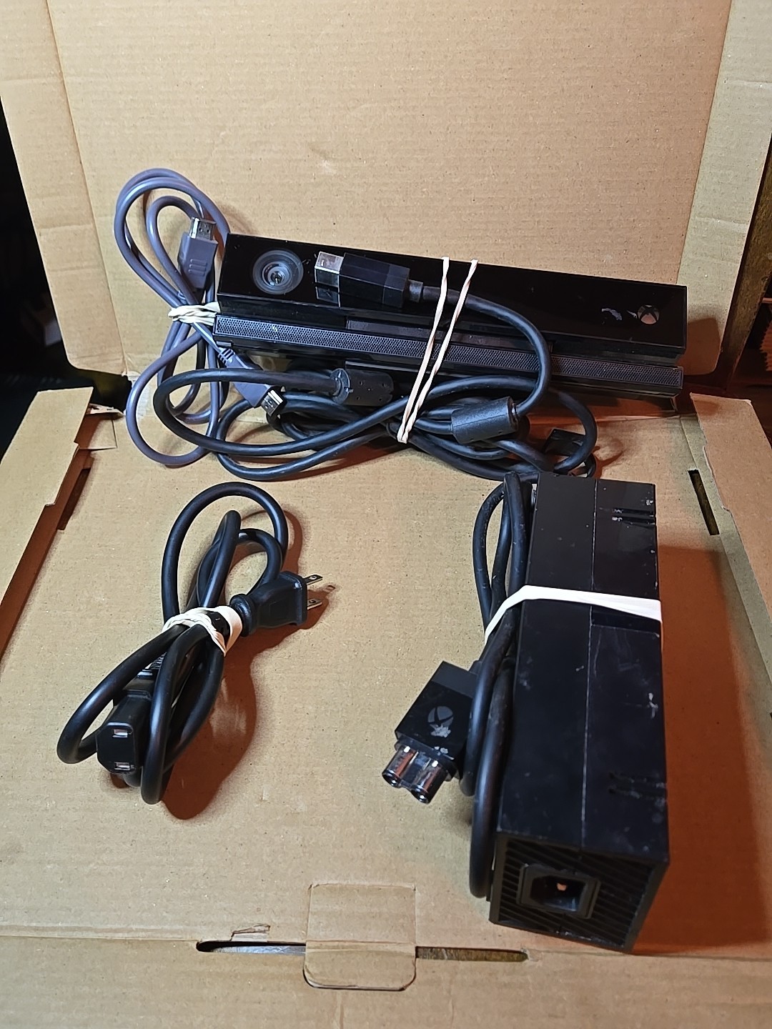 Microsoft Xbox One 500gb – Black with Motion Kinect (Tested Working) 6 Games