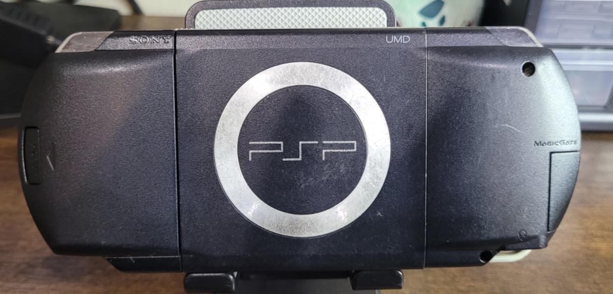Sony PSP 1000 Black Console Only Tested Working Reads Discs No Battery Charger