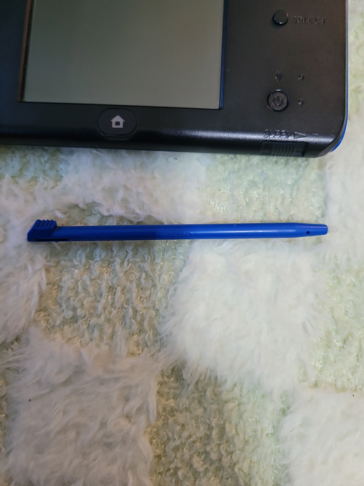 Nintendo 2DS System – Black And Blue w/Charger, Accessories (Damaged Circle Pad)