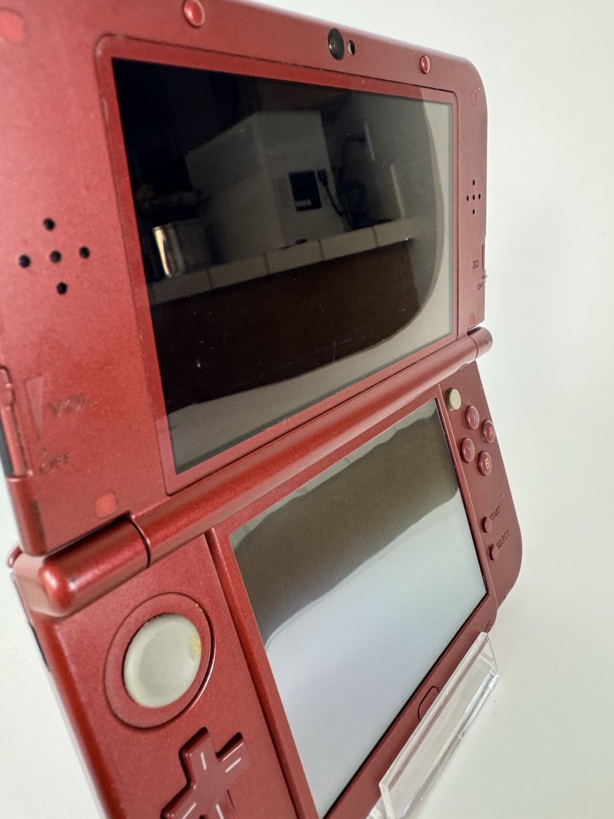 New Nintendo 3DS LL/XL – In English – Metallic Red – 64gb-w/new charger