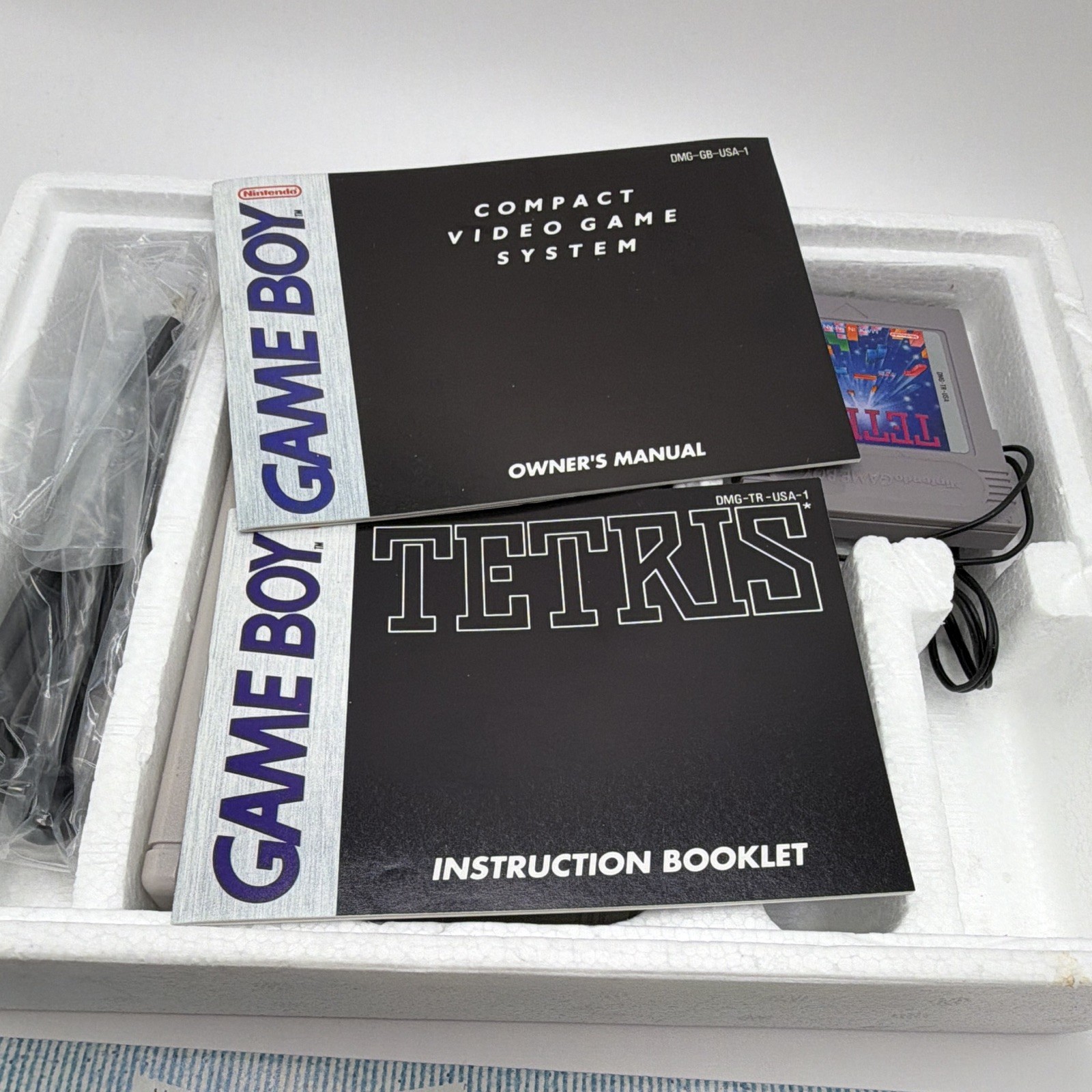 Nintendo Game Boy DMG-01 Gray Handheld System w/ Tetris, Box & Manuals 1989