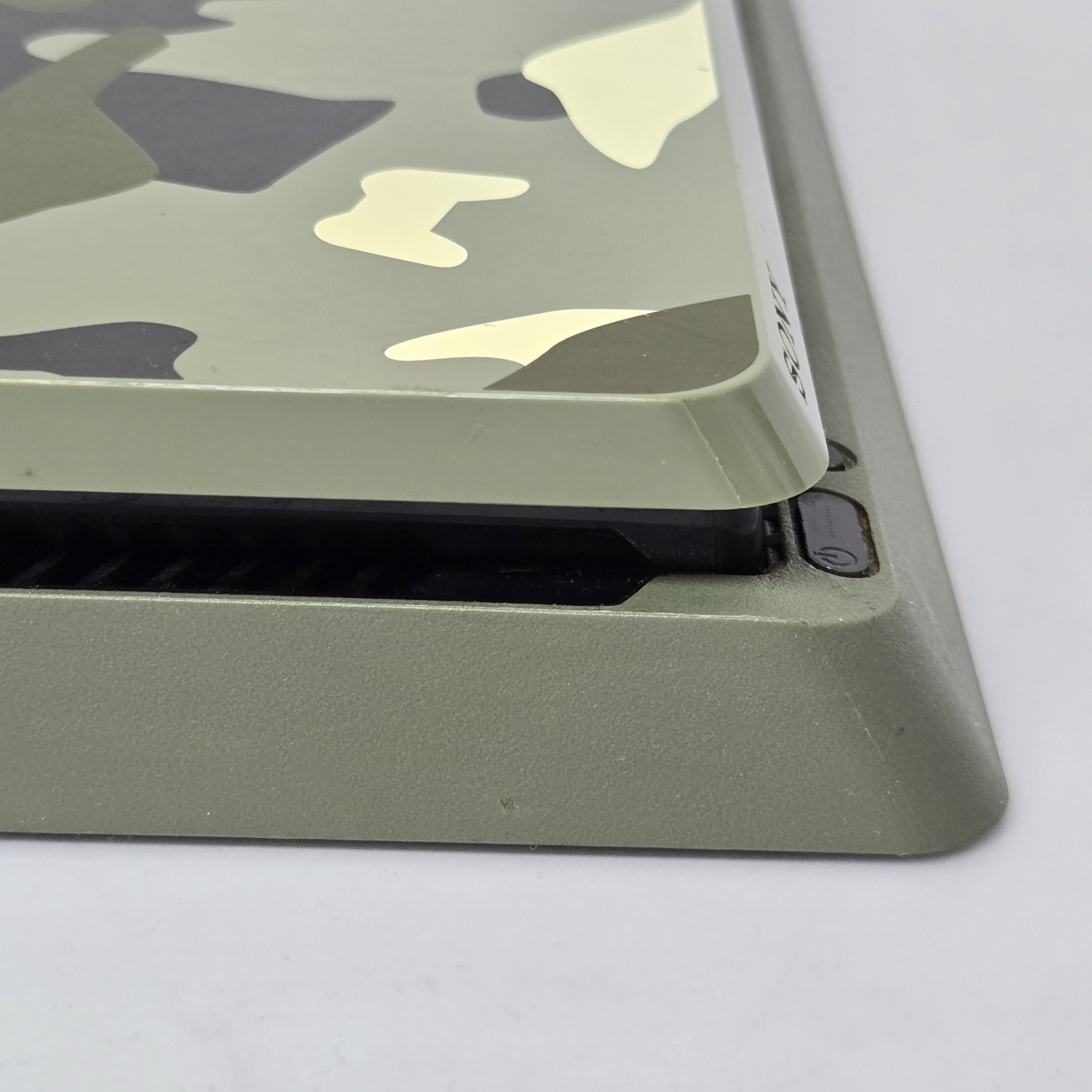PS4 Slim Call of Duty: WWII Limited Edition 1TB Green Camouflage – Console Only