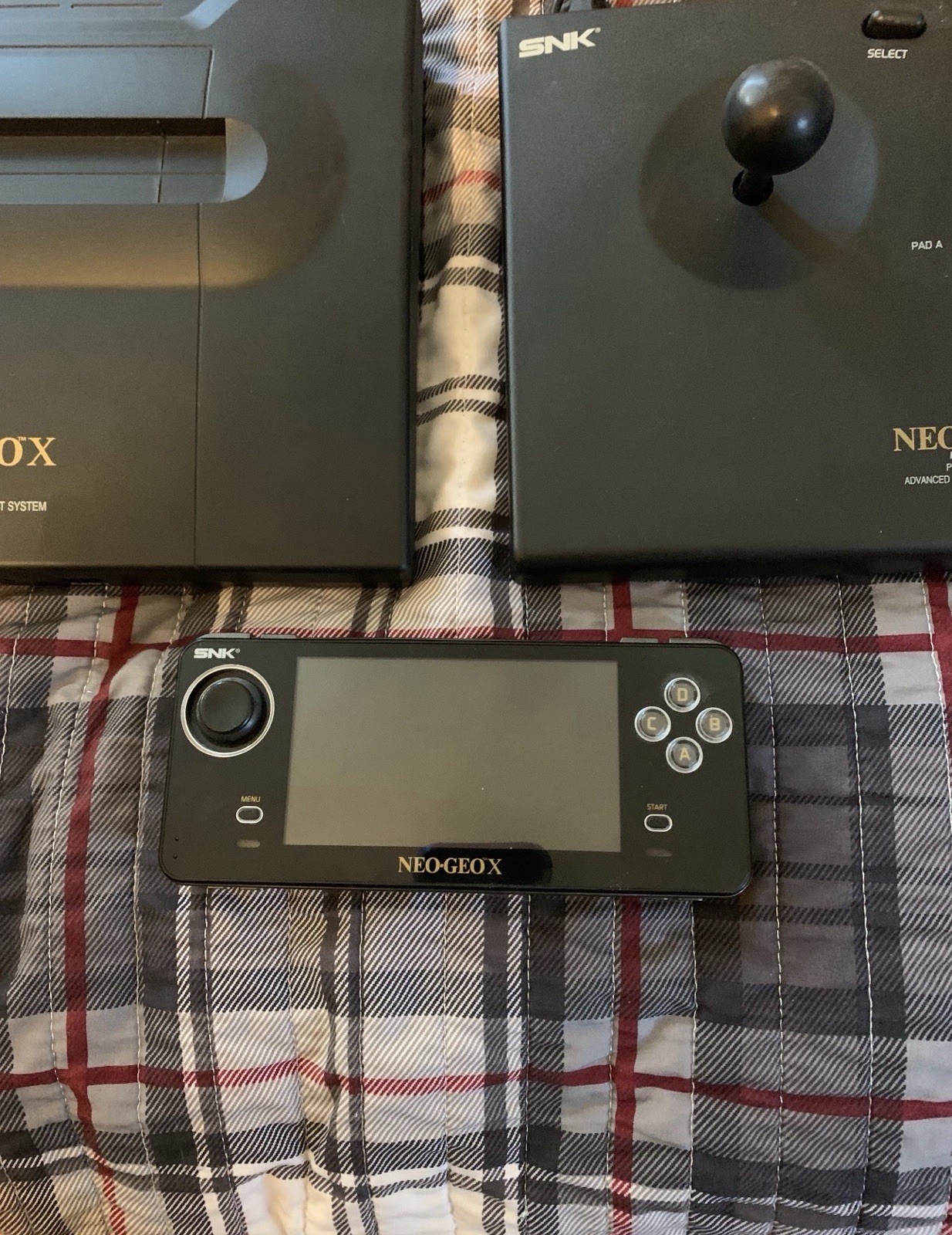 SNK NEO GEO X GOLD LIMITED EDITION CONSOLE – TESTED AND WORKING
