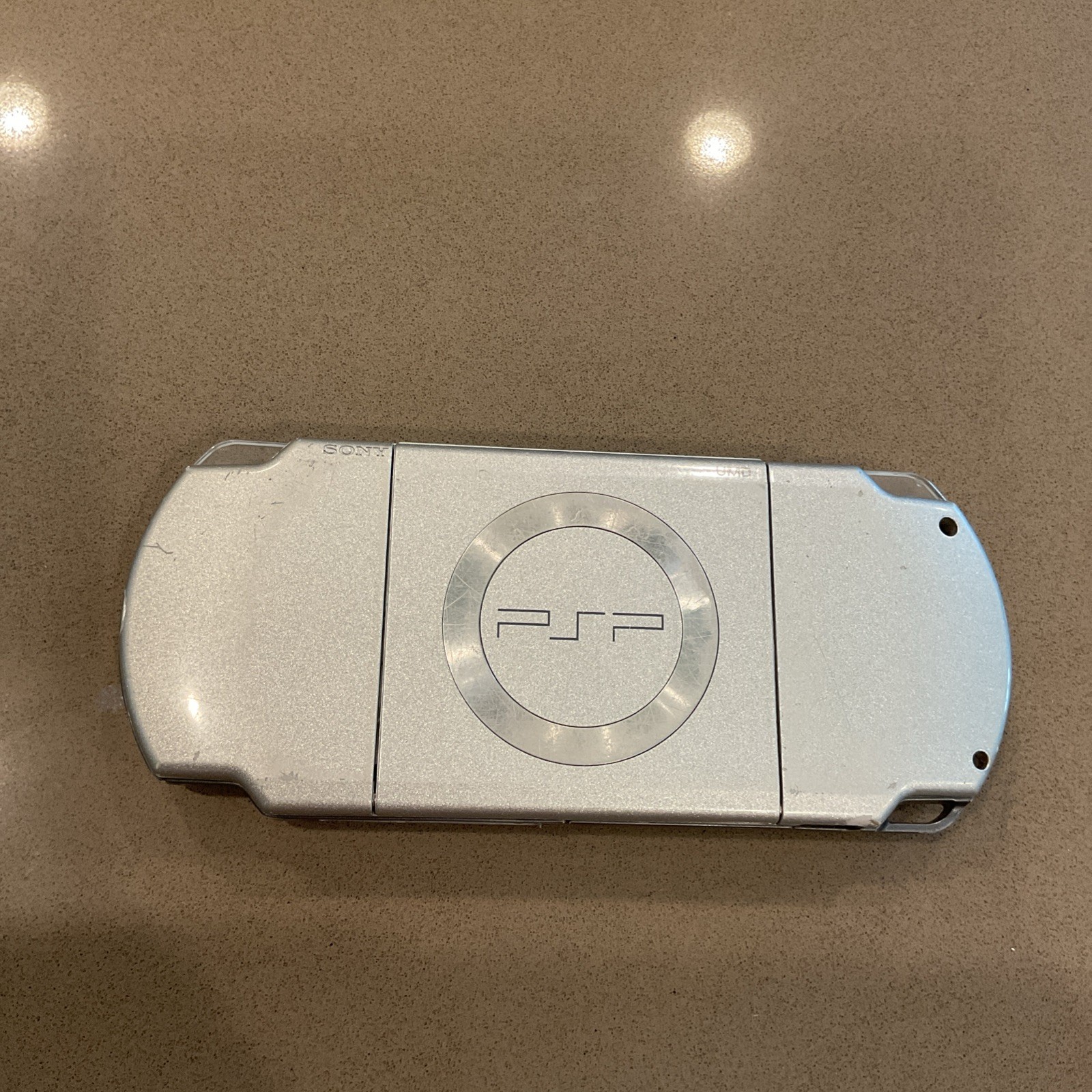 Sony PSP 2000 Silver System BROKEN PARTS ONLY Console Only