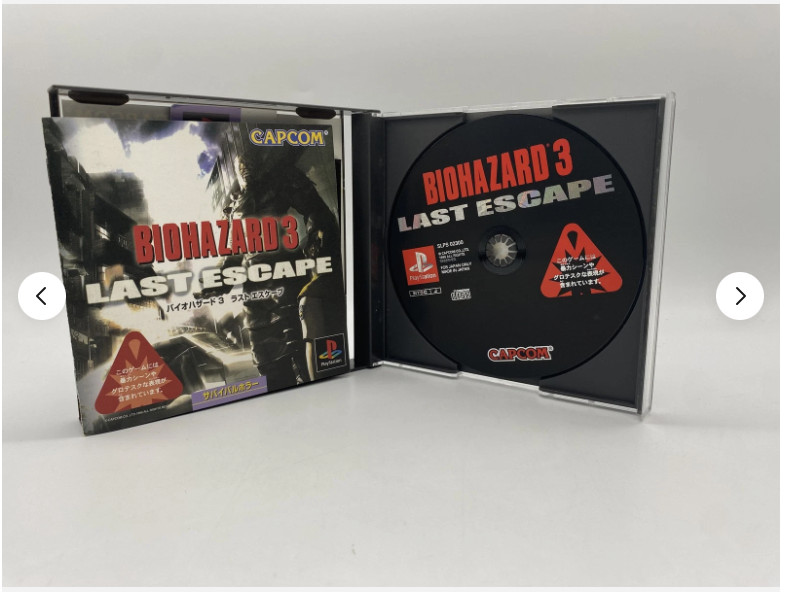 PlayStation 1 PS1 Console w/ Resident Evil Dino Crisis set SCPH-7000 JP Ver.