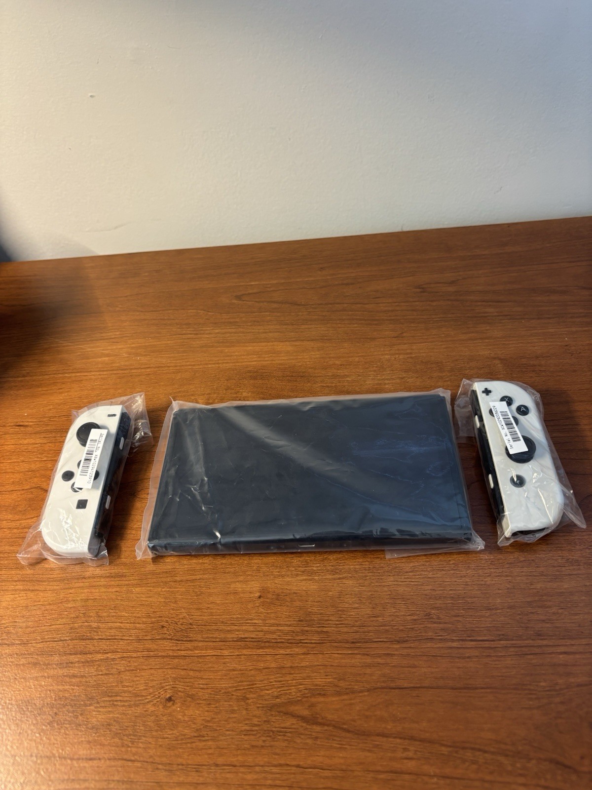 Nintendo Switch OLED White With Original Box And Packaging And A Carrying Case!!