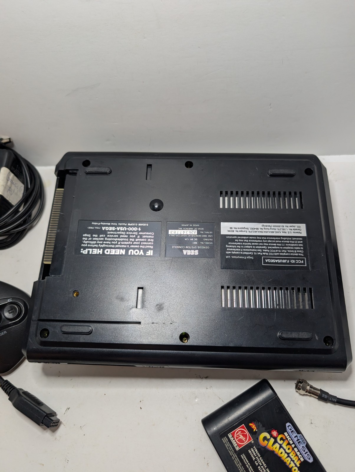 Sega Genesis 16-Bit 1601 Console Controller and Cables – TESTED With Global Glad