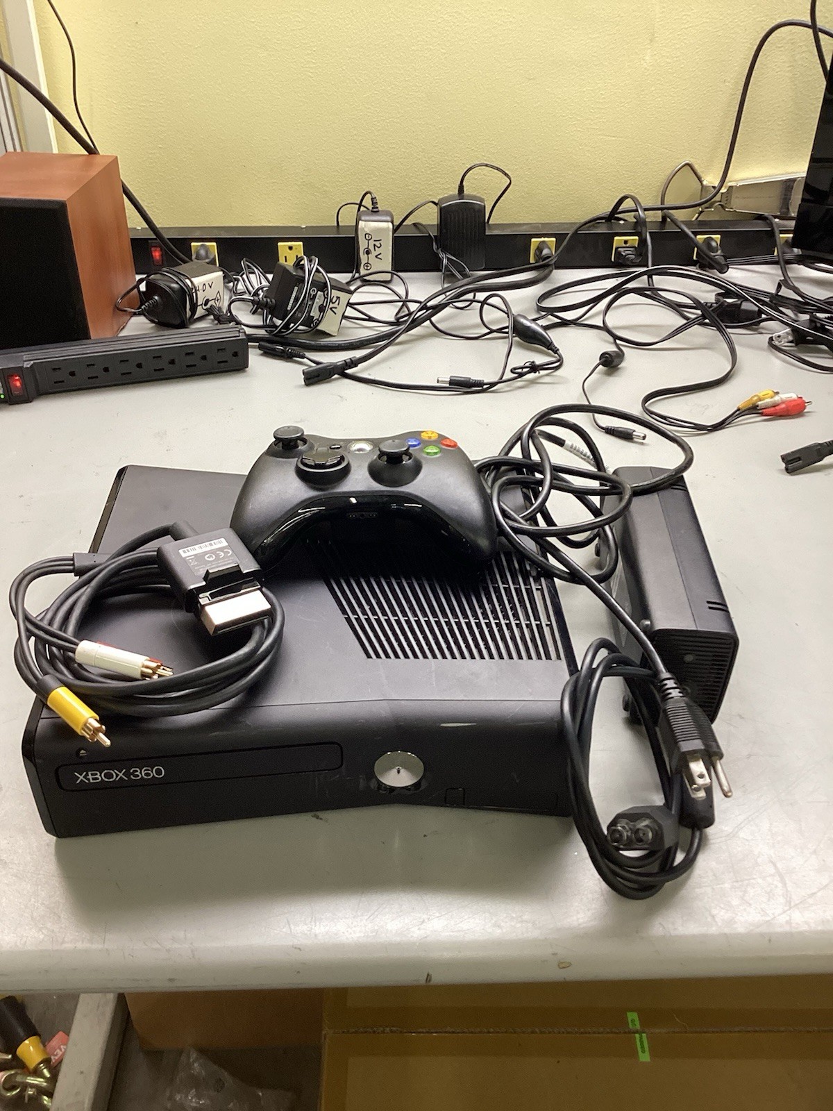 Microsoft Xbox 360 S Console System – Model 1439 (Manufactured 2010)