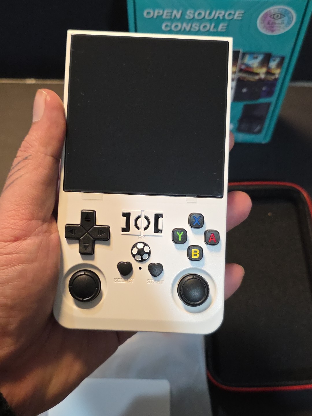 White R36 Max Handheld Game Console 3.5 Inch IPS Screen 20000+ Games Video 128 G