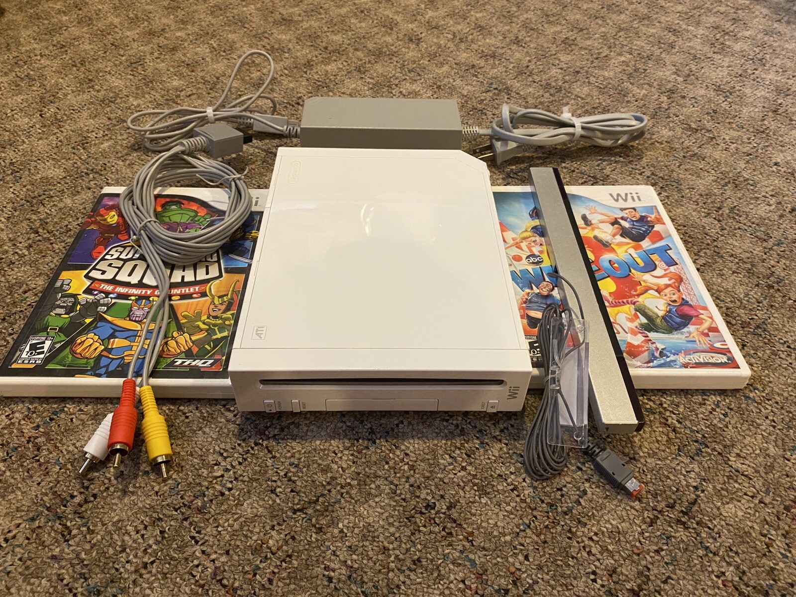 Nintendo Wii RVL-001 512 MB Home Console – White With Games And Cables