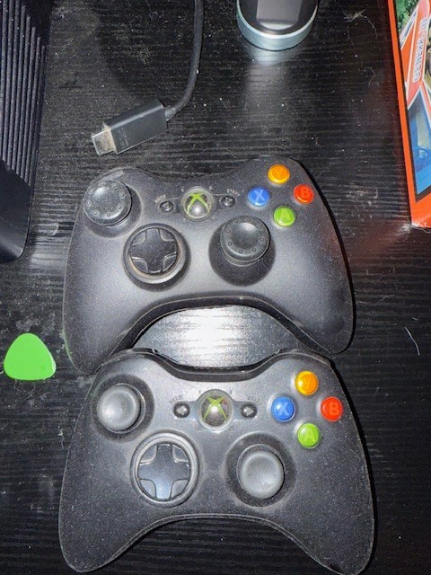 Microsoft Xbox 360 250GB Matte Black Console W/ controllers & games *READ*