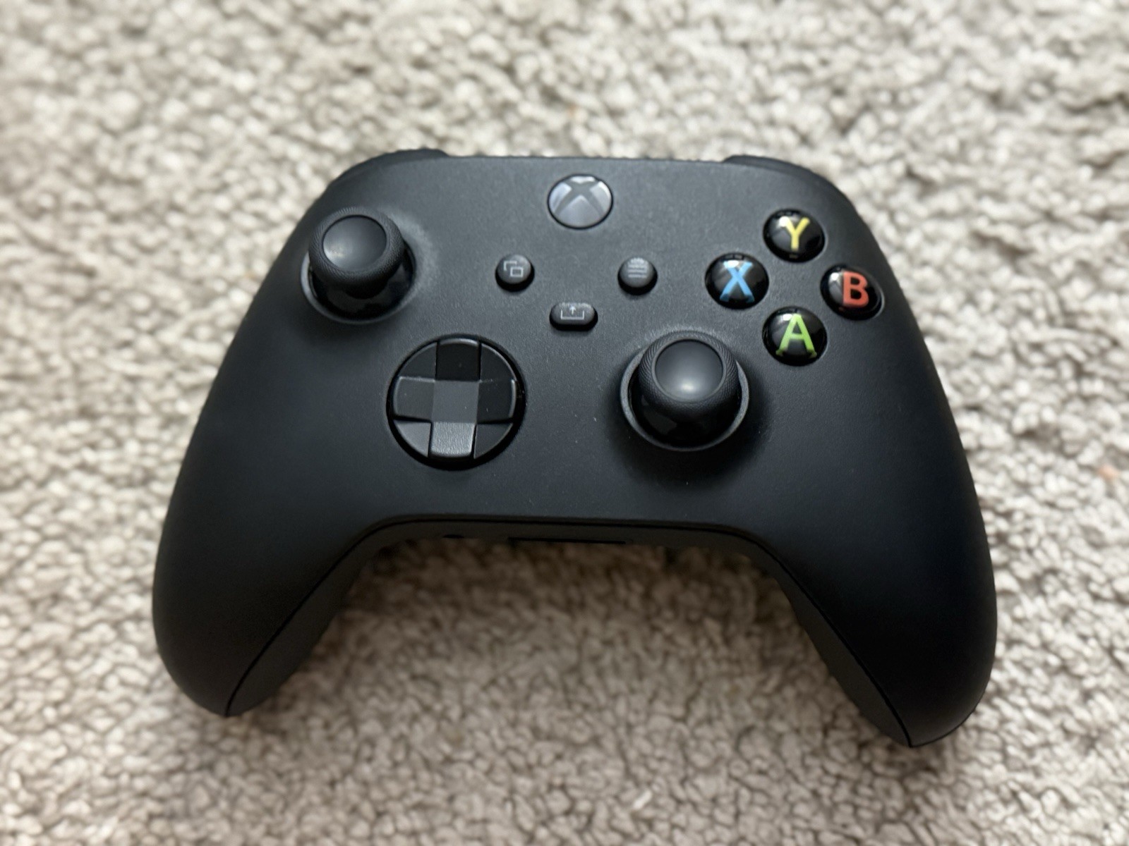 Microsoft Xbox One 500GB Console Model 1540 Black w/ Carbon Black Controller