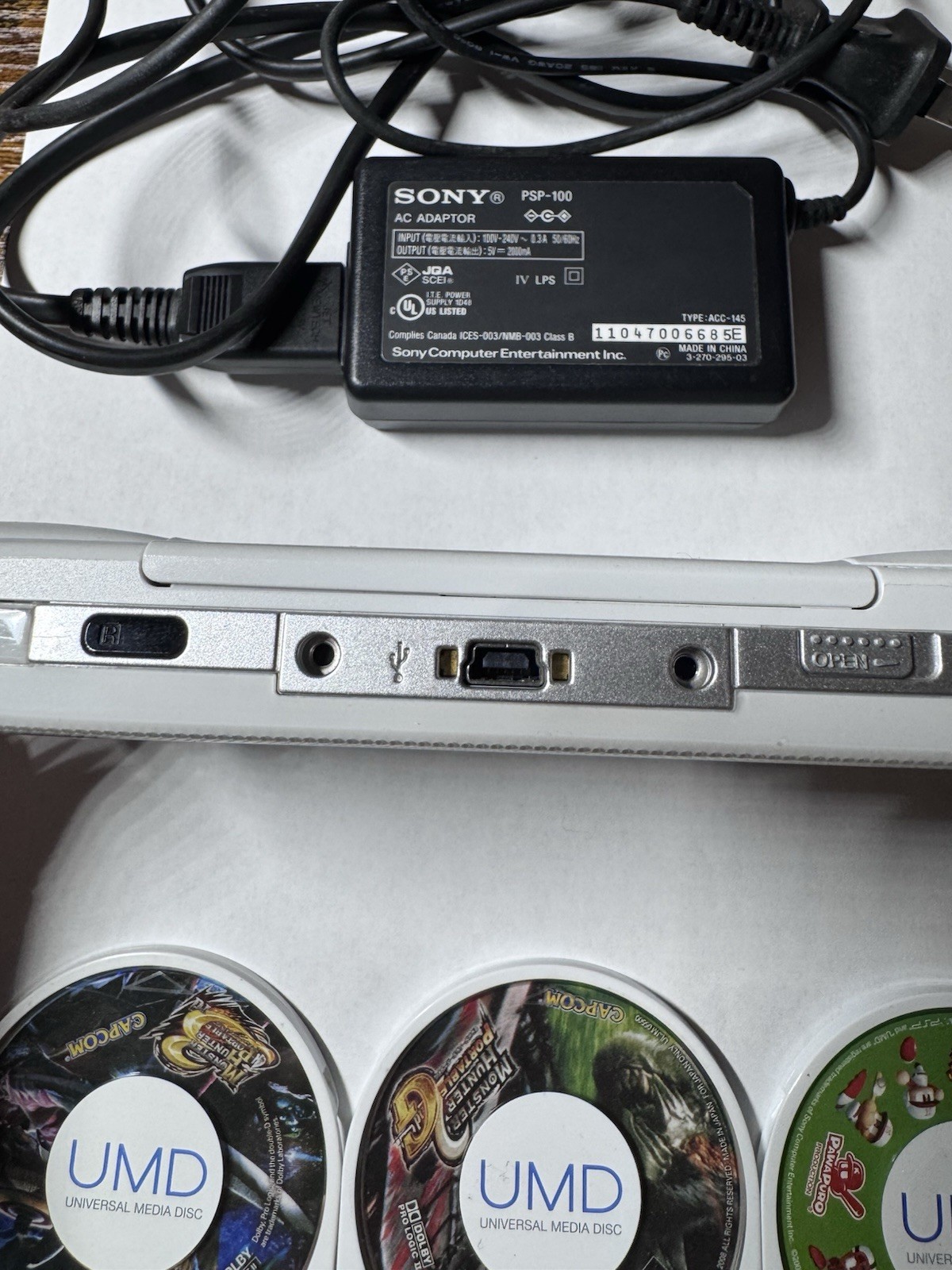 Sony PSP-1000 White Console Works&Ready to play (Please read description)