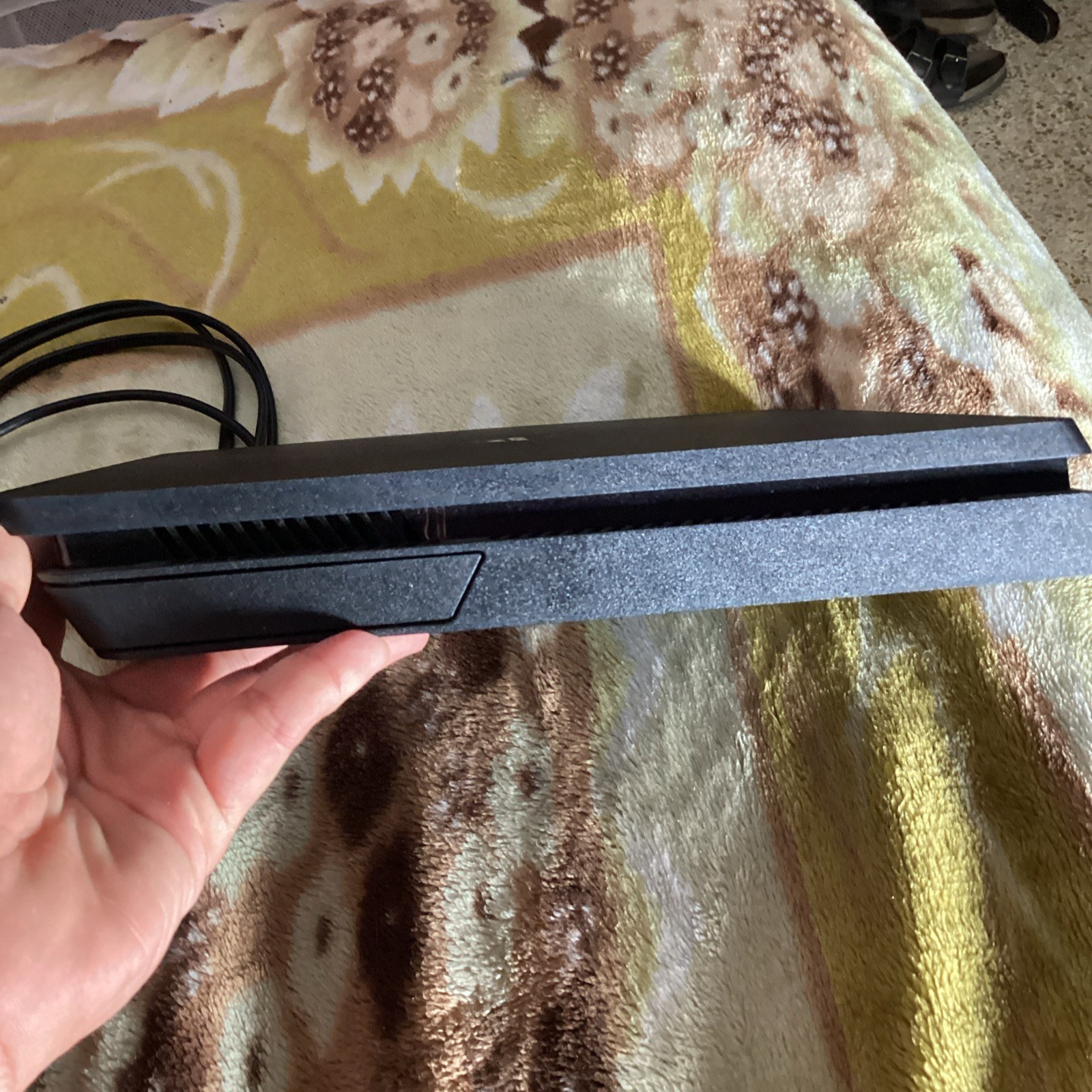 PlayStation 4 Slim Edition 1000 GB Black Console