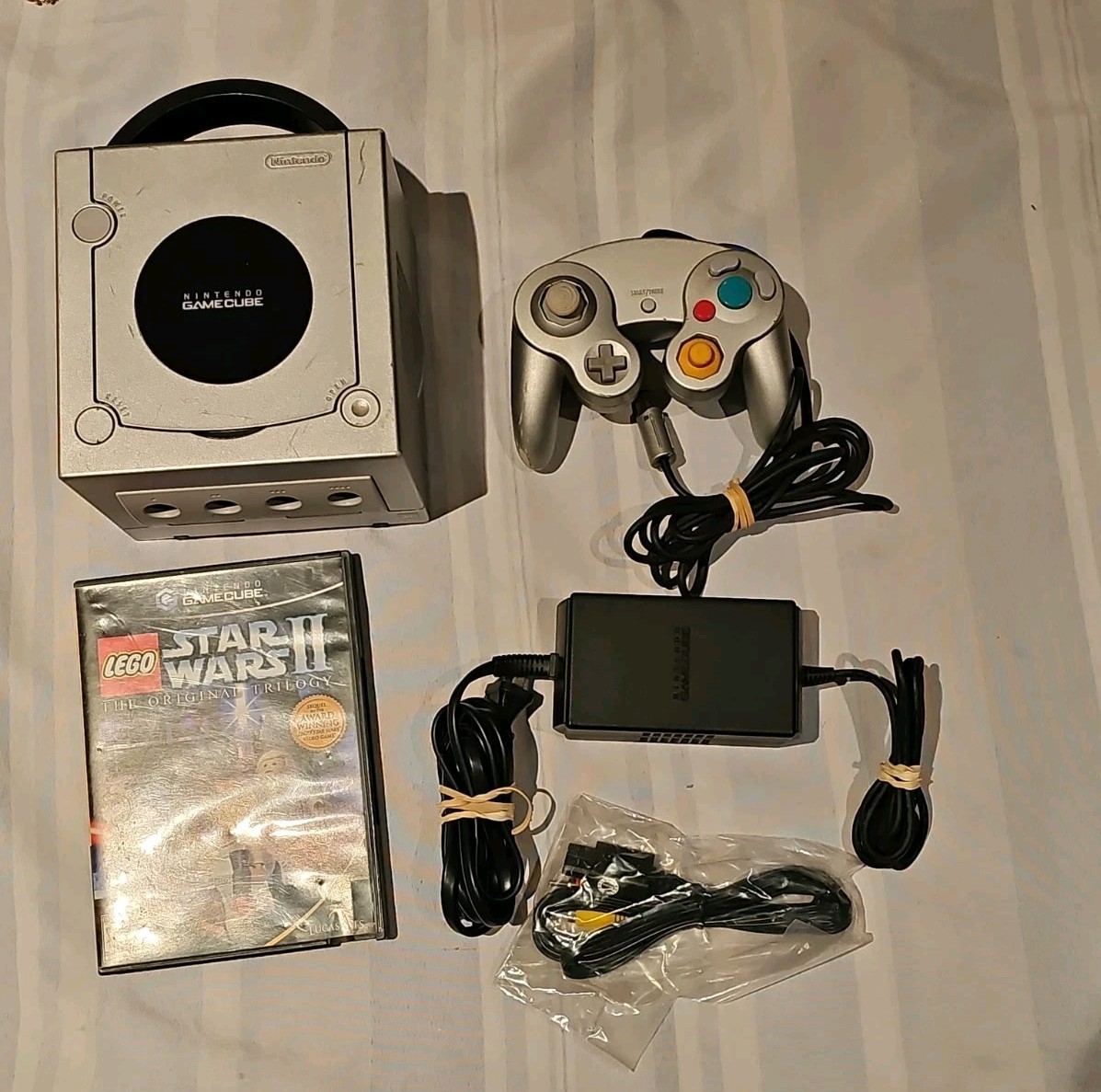 Nintendo GameCube DOL-101 Gaming System Console w/ Controller & Star Wars II F/s
