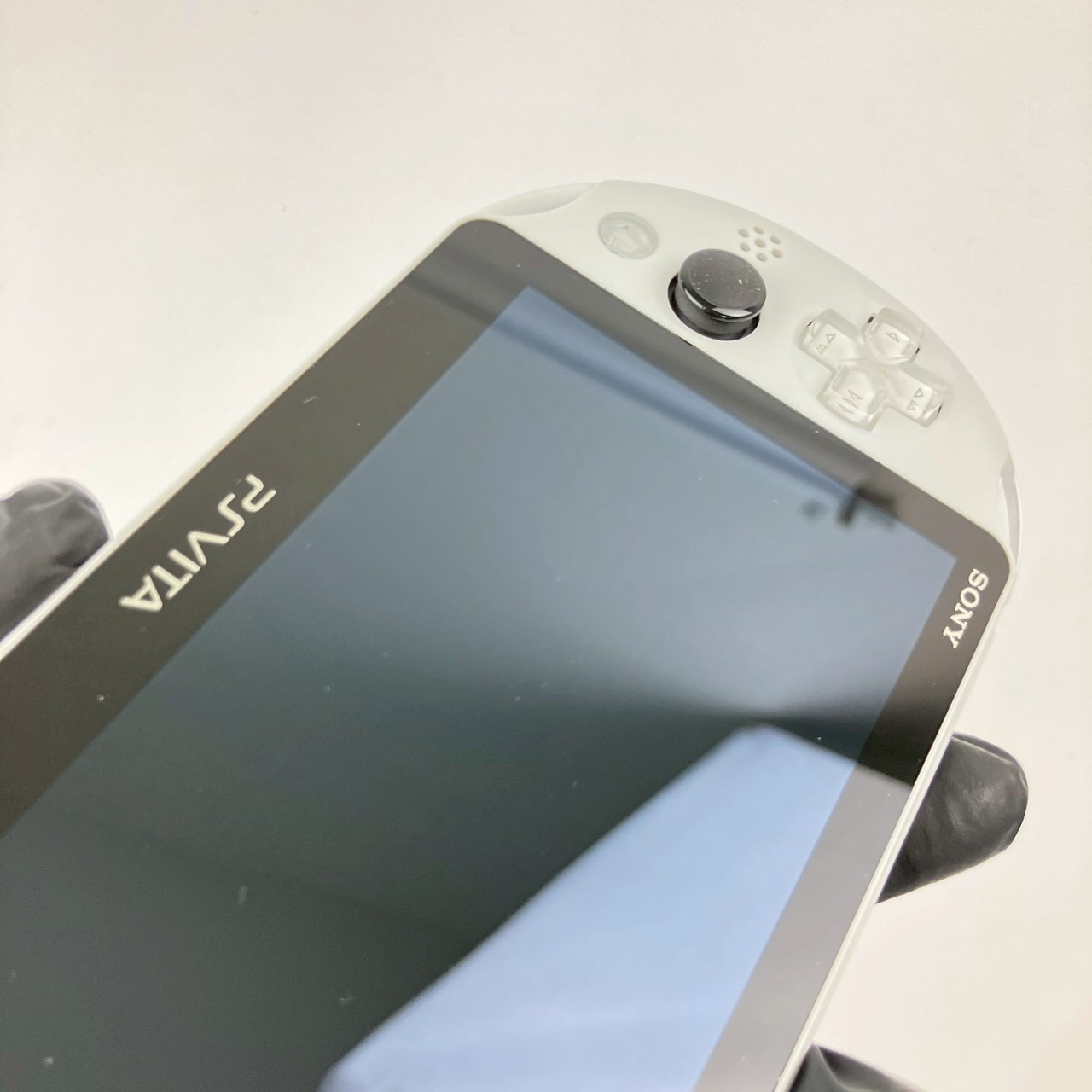 PS Vita PCH-2000 Glacier White Console S Rank Region Free Boxed 1Day Ship G
