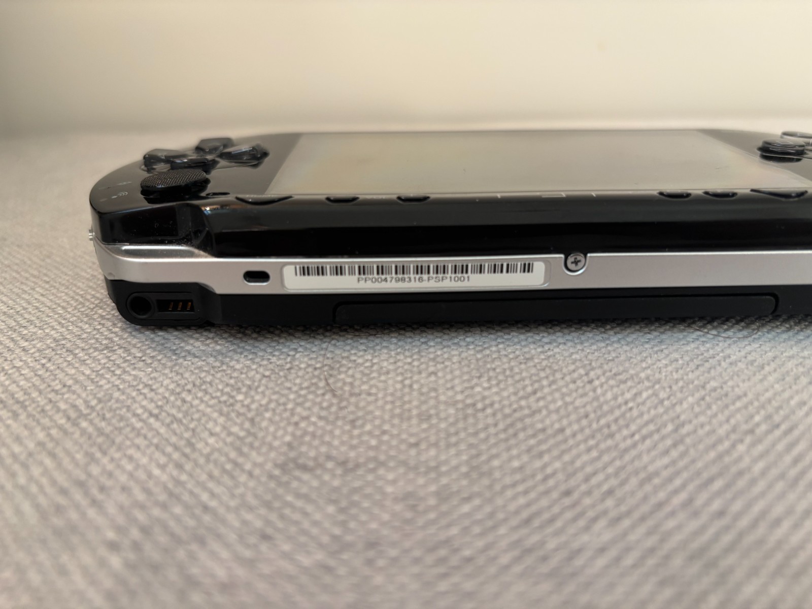 PSP 1000 *Great condition w/ ARK firmware and extras*