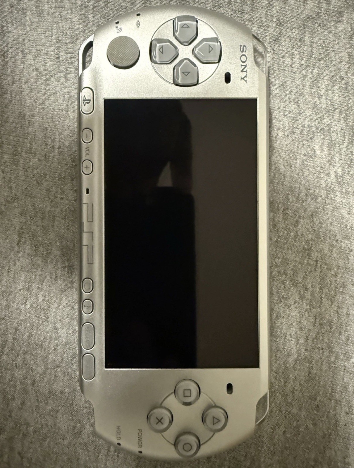 Sony PSP-3000 Silver Ratchet & Clank Size Matters Entertainment Pack Wi-Fi 1GB