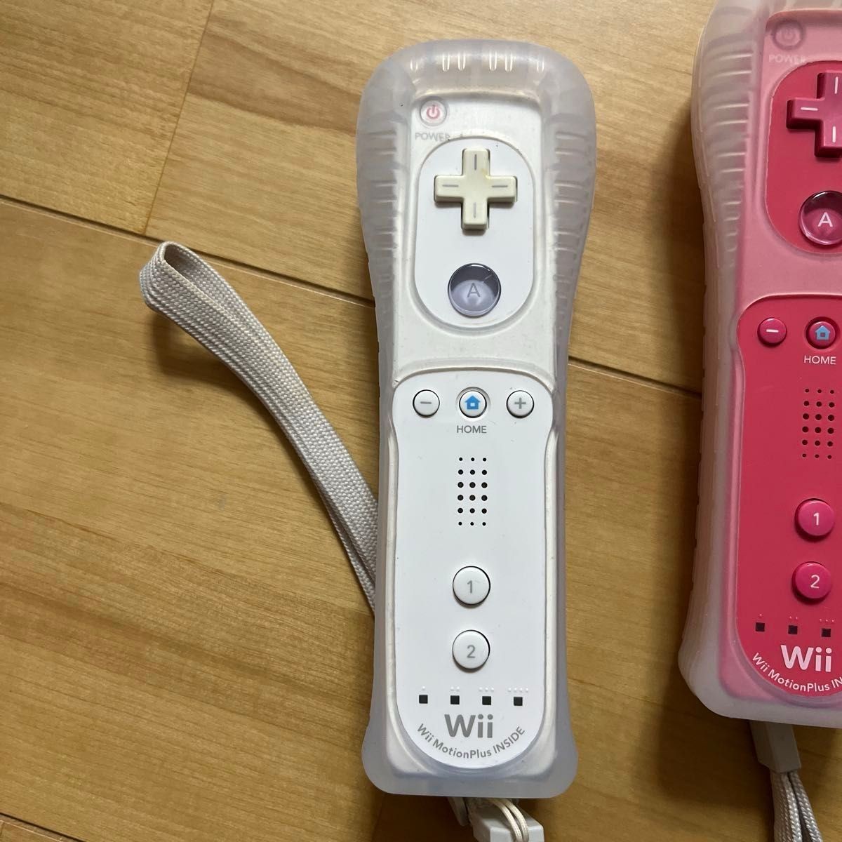 Nintendo Wii console with Wii Party bundle, Nunchuk included, and 3 other games.