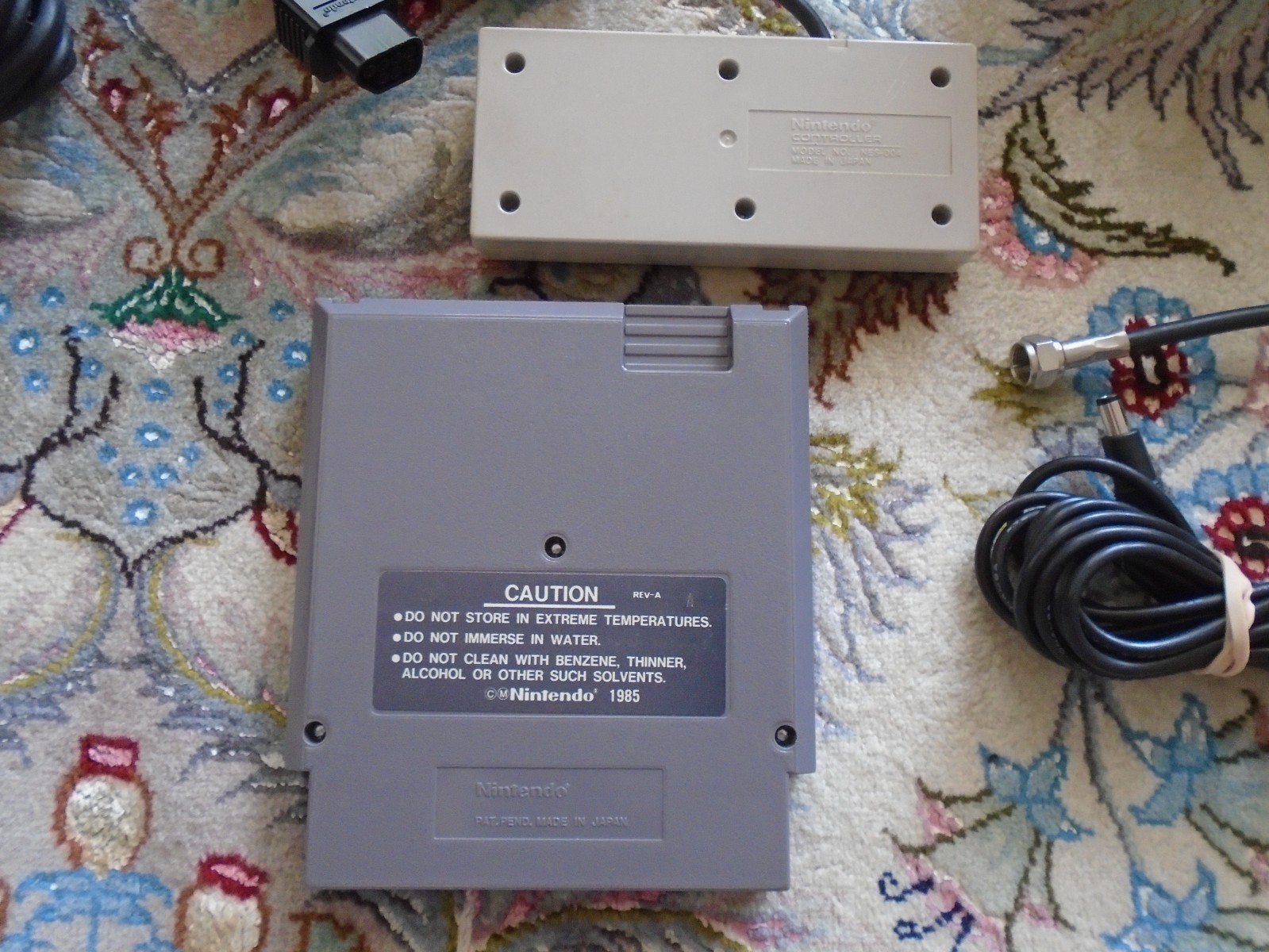 TOP LOADER NES Console NES-101 w/ BOX, controller, cables, nintendo TESTED