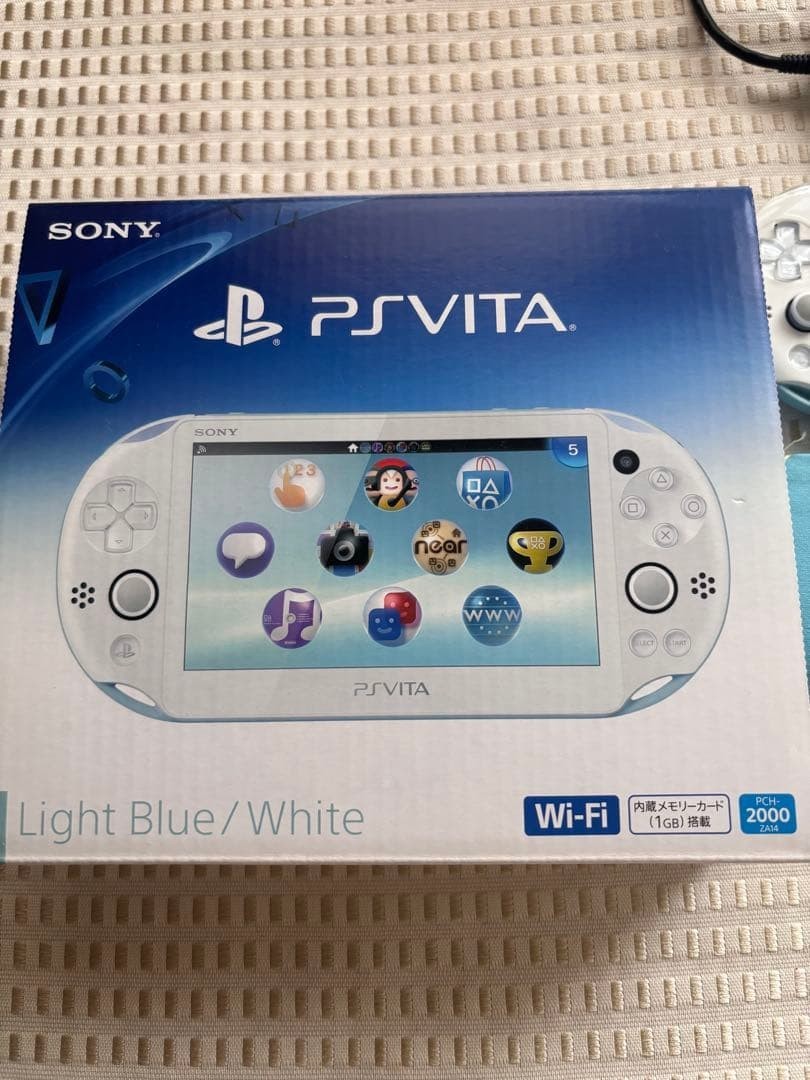 [Excellent] PS Vita PCH-2000 ZA14 Light Blue / White Sony Playstation Boxed