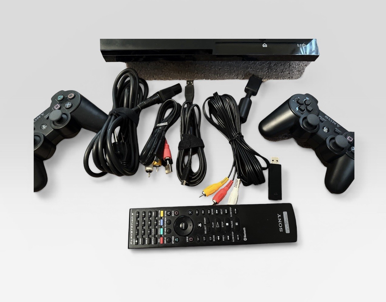 Sony PlayStation 3 PS3 CECHG01 Console bundle